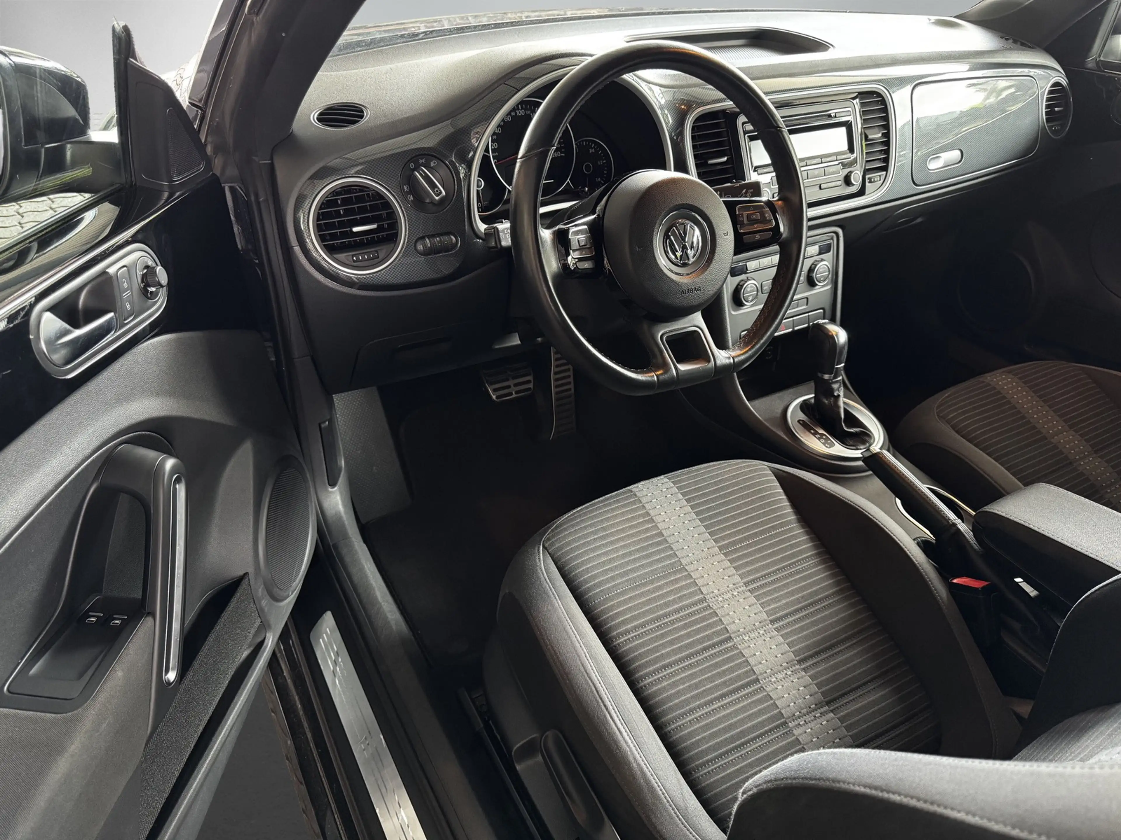 Volkswagen Beetle 2.0 TSI Sport *Automatik*PDC*SHZ*Klimaautom.*TÜV* — photo 13