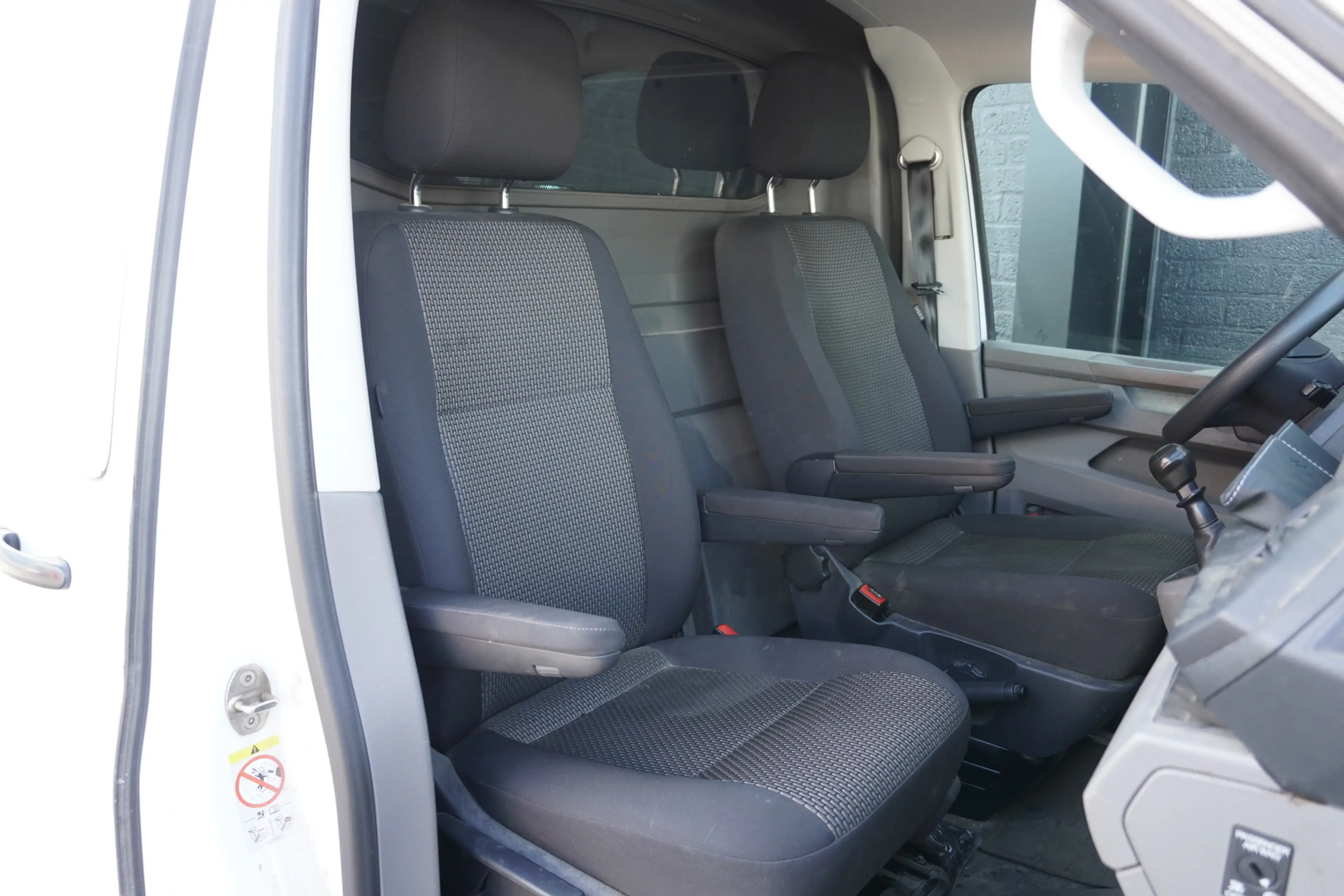 Volkswagen T6.1 Transporter 2.0 TDI L2 EURO 6 - Airco - Navi - Cruise - €13.95 — photo 5