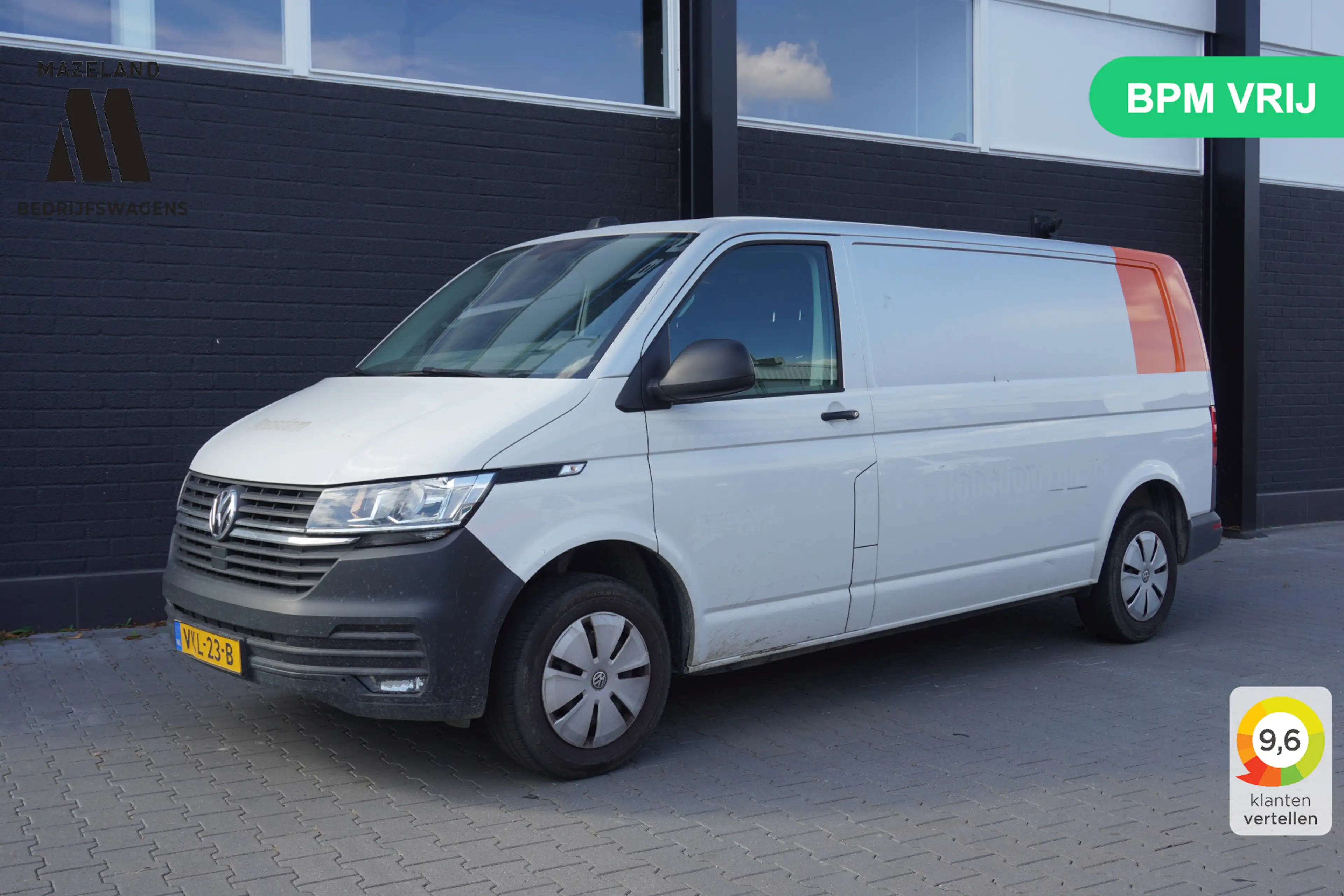 Volkswagen T6.1 Transporter 2.0 TDI L2 EURO 6 - Airco - Navi - Cruise - €13.95