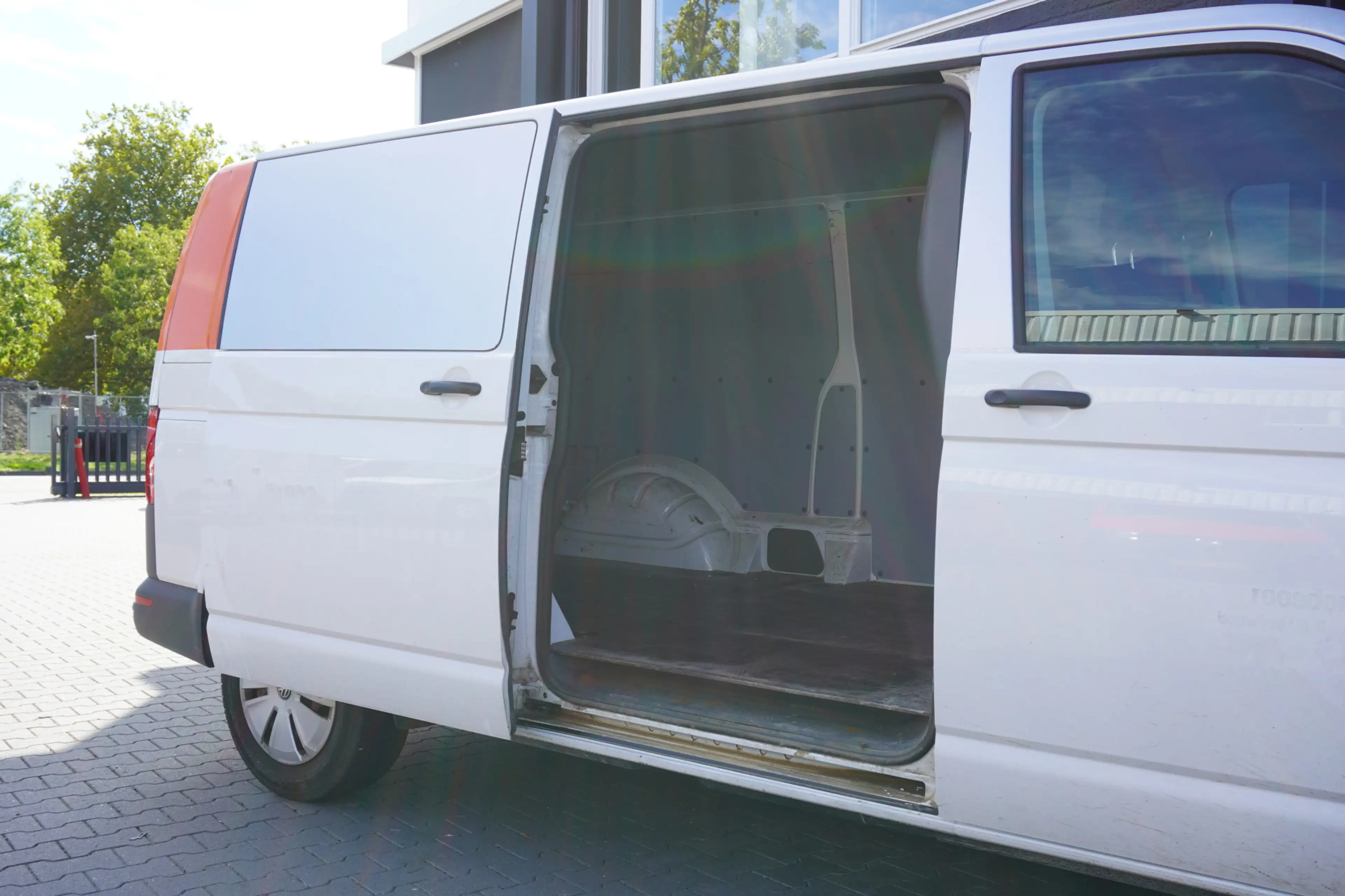 Volkswagen T6.1 Transporter 2.0 TDI L2 EURO 6 - Airco - Navi - Cruise - €13.95 — photo 10