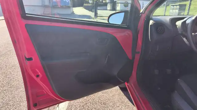 Citroen C1 view 7