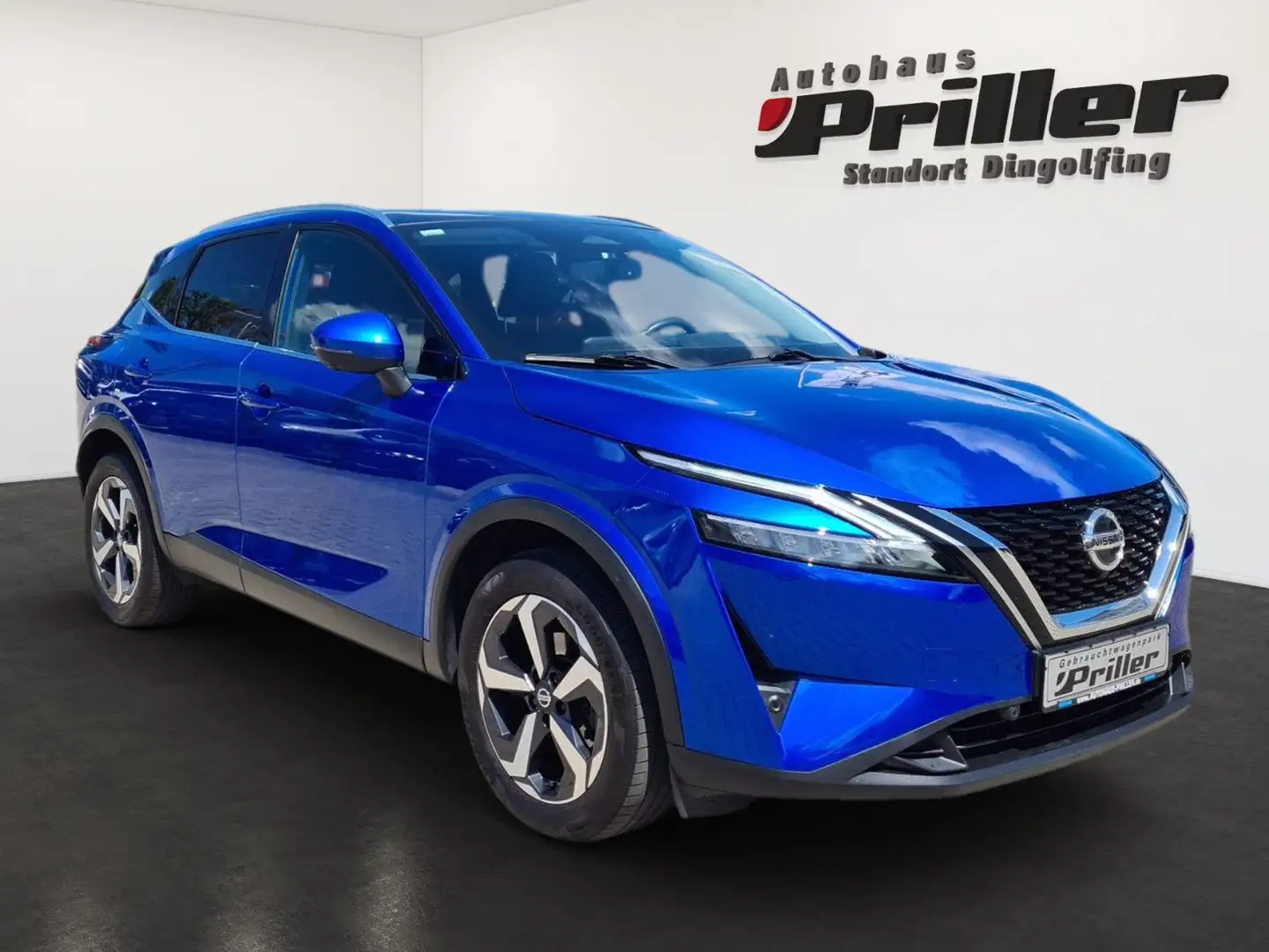 Nissan Qashqai 1.3 DIG-T Premiere Edition/NAVI/AHK/LED/ Синій - 2
