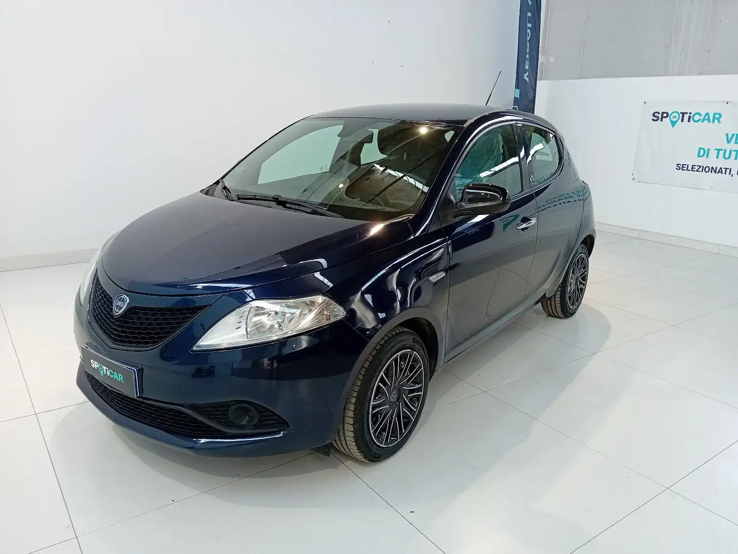 Lancia Ypsilon Ypsilon 1.2 69 CV 5 porte GPL Ecochic Gold Blau - 1