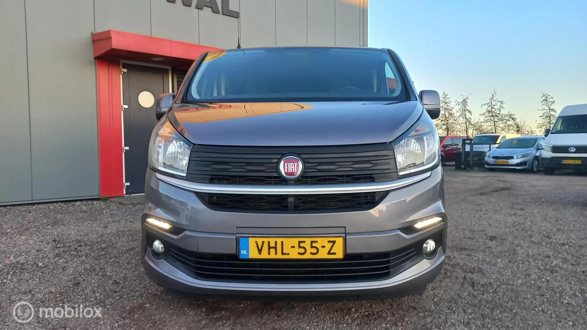 Fiat Talento 2.0 MultiJet L2H1 Business Pro DC Gris - 2