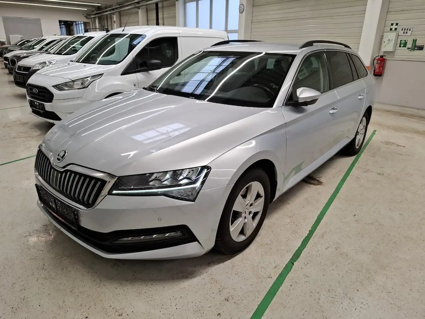 Skoda Superb Kombi 2.0 TDI DSG ** Business Paket ** ACC * DAB Gris - 1