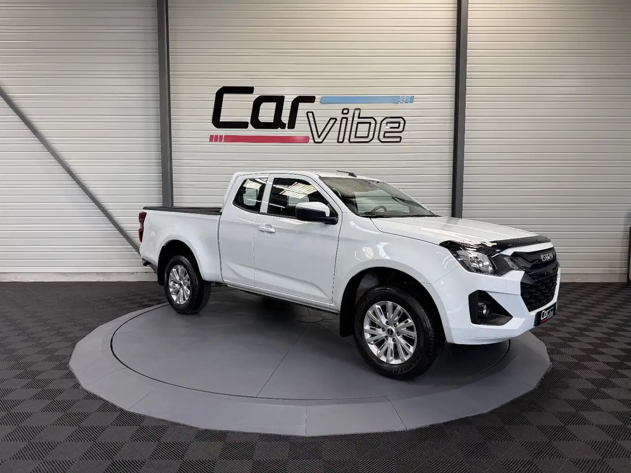 Isuzu D-Max N60 SPACE CAB 1.9 164 CH 4X4 BVA BB - 1 ERE MAIN - GARANTIE CONTRUCTEUR 06/2027 - CAMERA DE RECUL - SIEGES CHAUF