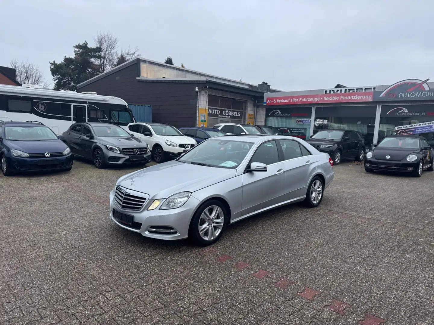 Mercedes-Benz E 250 Avantgarde LIM 7-G SDACH ILS Argent - 1