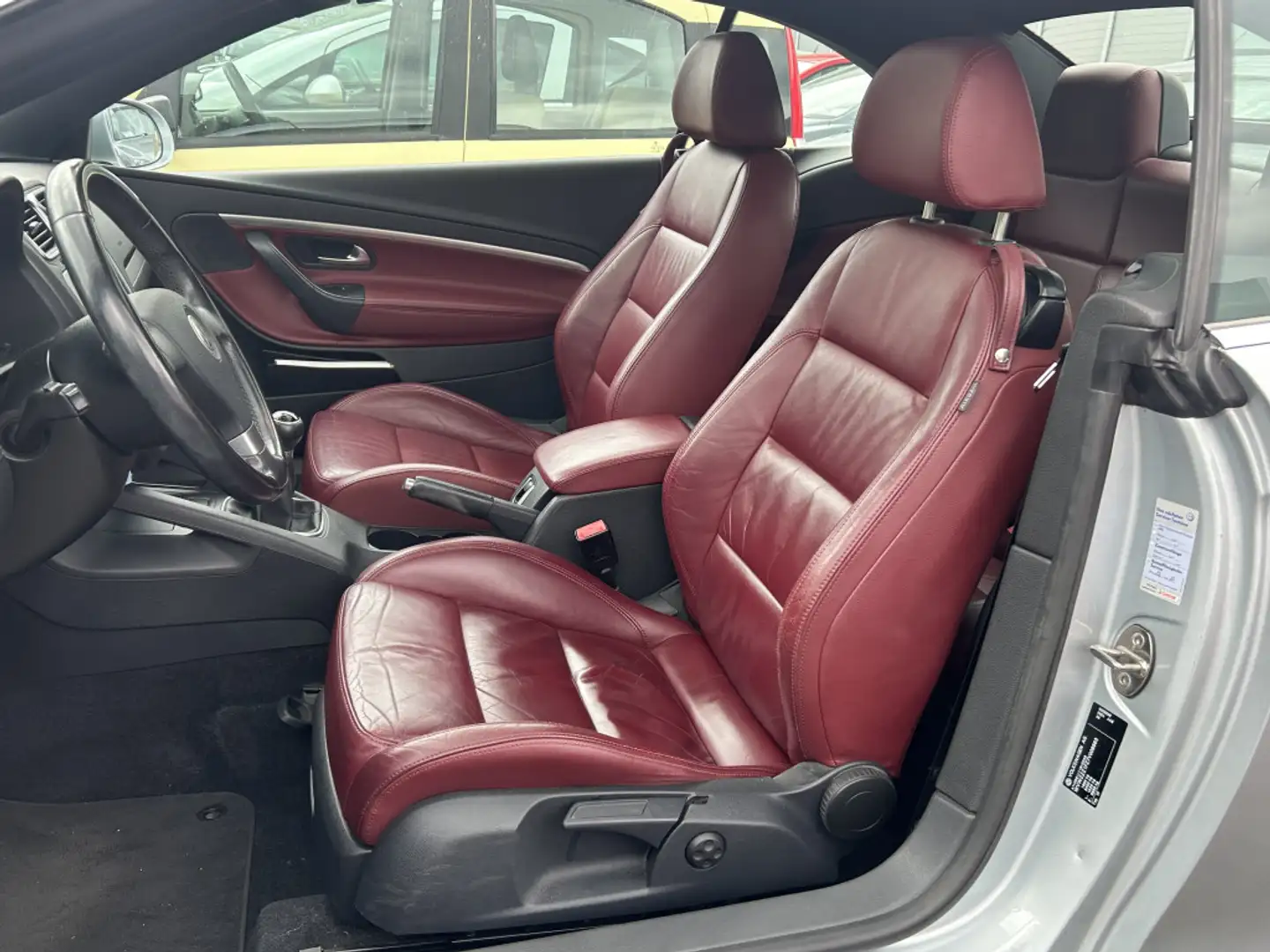 Volkswagen Eos Cabrio AHK Leder SHZ Stříbrná - 2