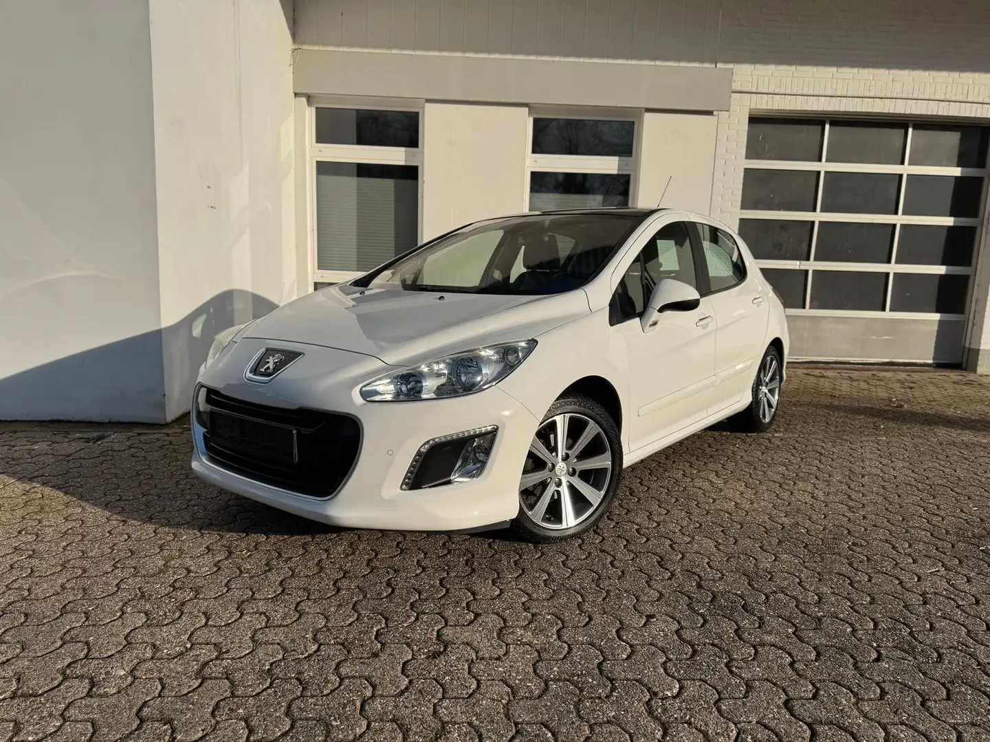 Peugeot 308 Lim. 1.Hand Leder Memory Sitzhzg. AHK Pano Blanc - 1