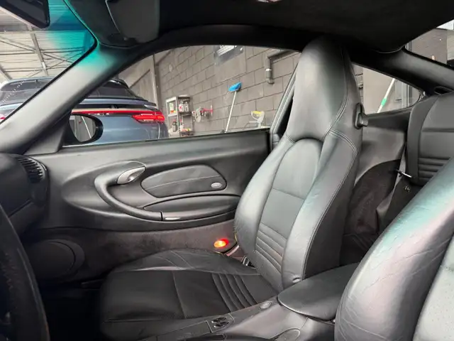 Porsche 911 view 14