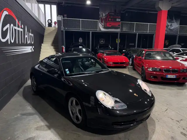 Porsche 911 view 2