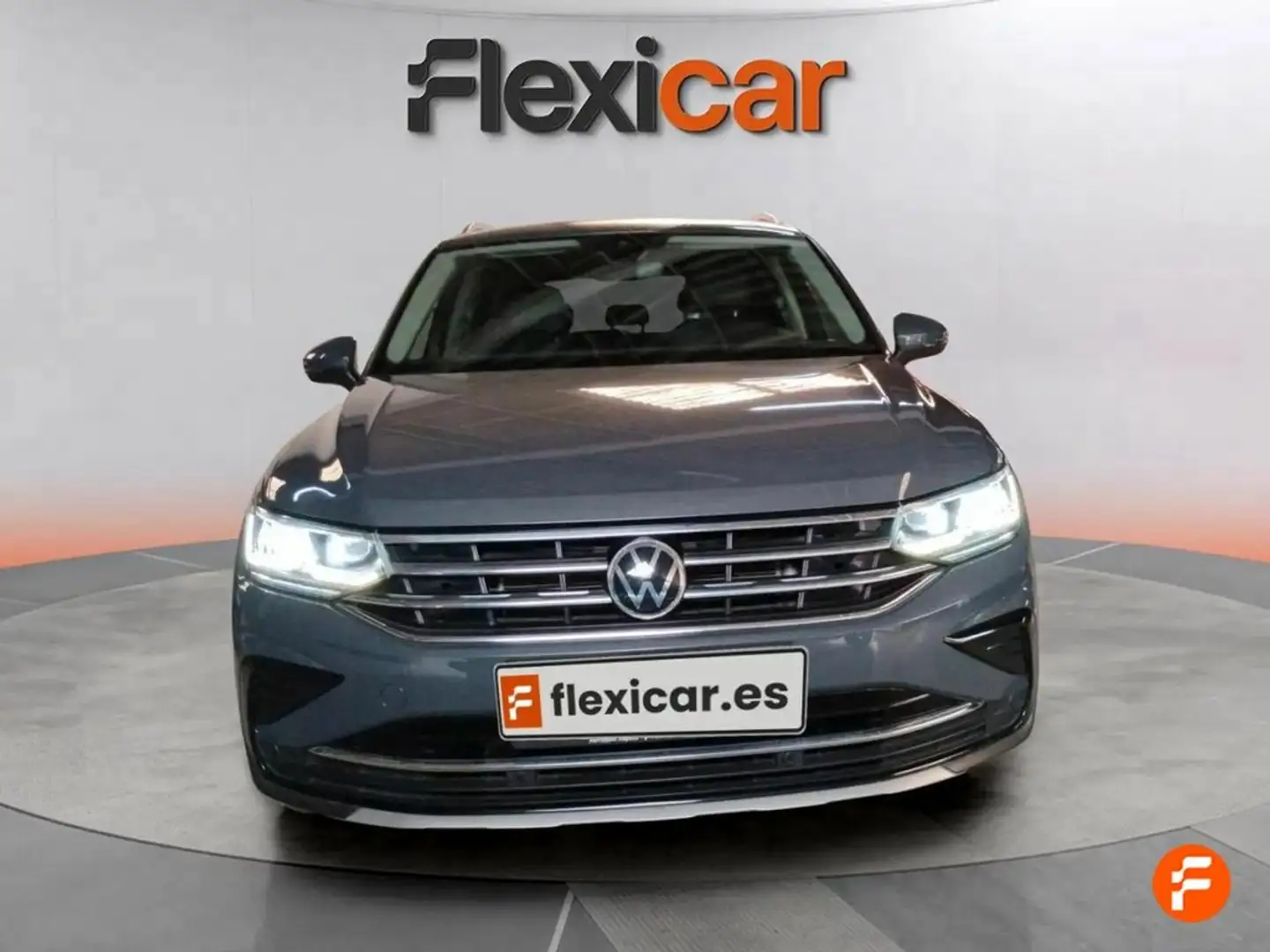 Volkswagen Tiguan Life 2.0 TSI 162 kW (220CV) DSG - 5P (2021) Blau - 2
