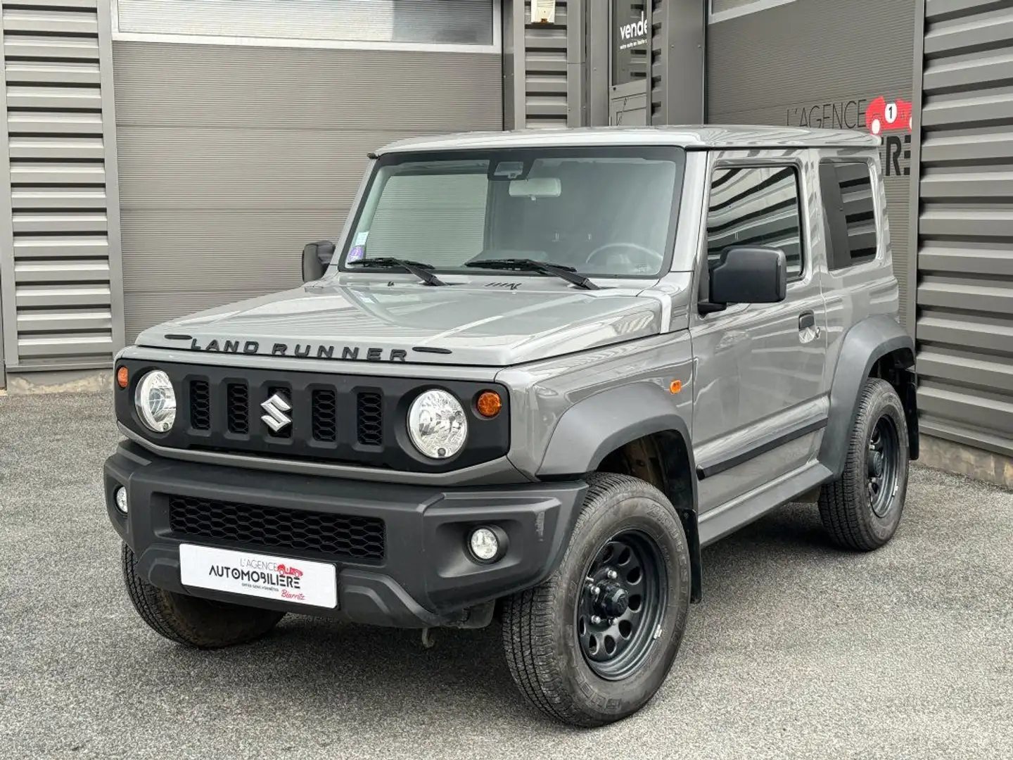 Suzuki Jimny 1.5 VVT 102ch Privilège - Suivi complet Grau - 1