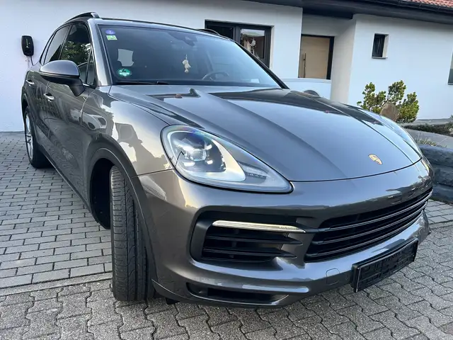 Porsche Cayenne Basis