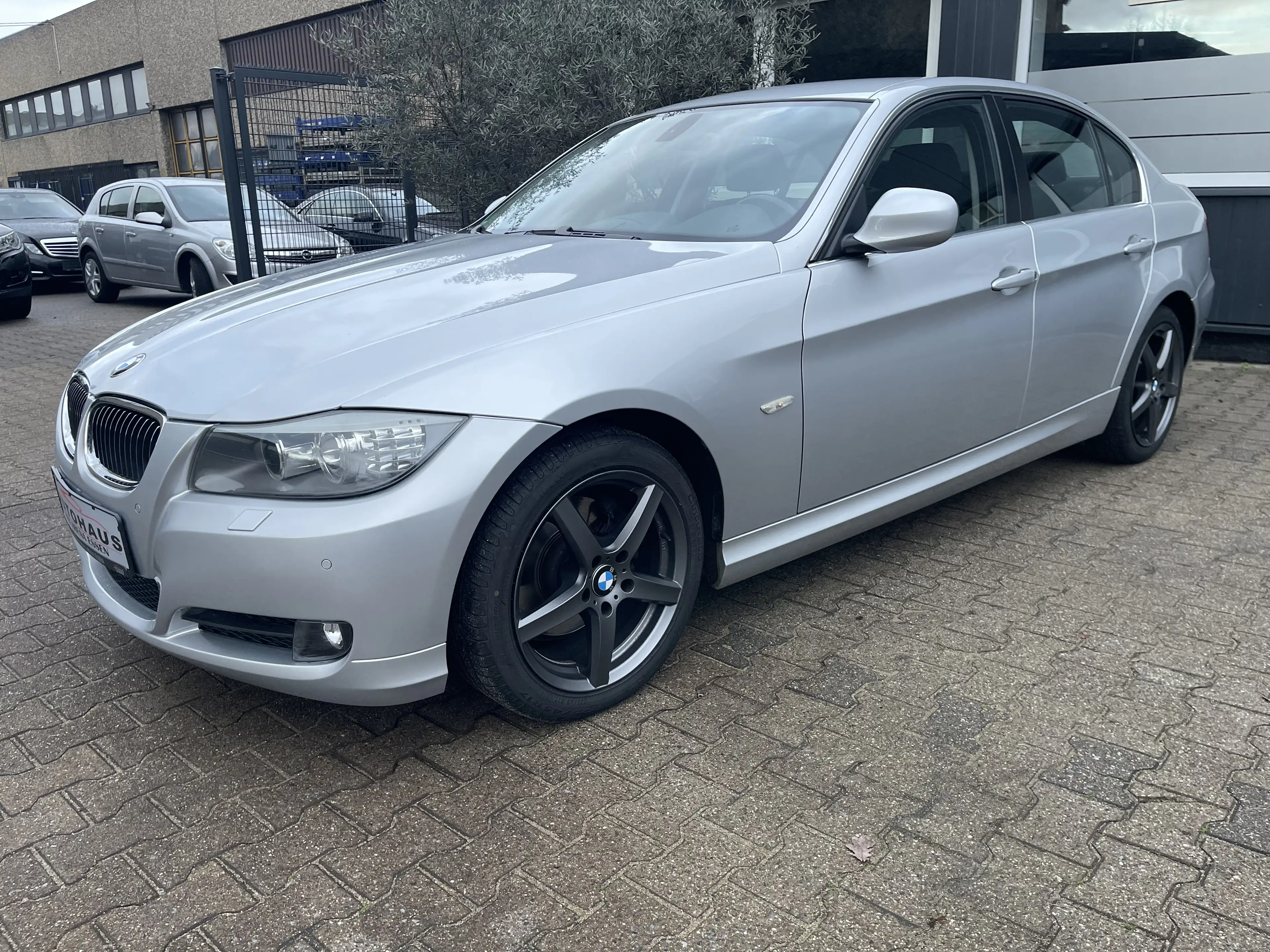 BMW 325 i xDrive Limousine 1.Hand Voll S-Heft Facelift Top — photo 7
