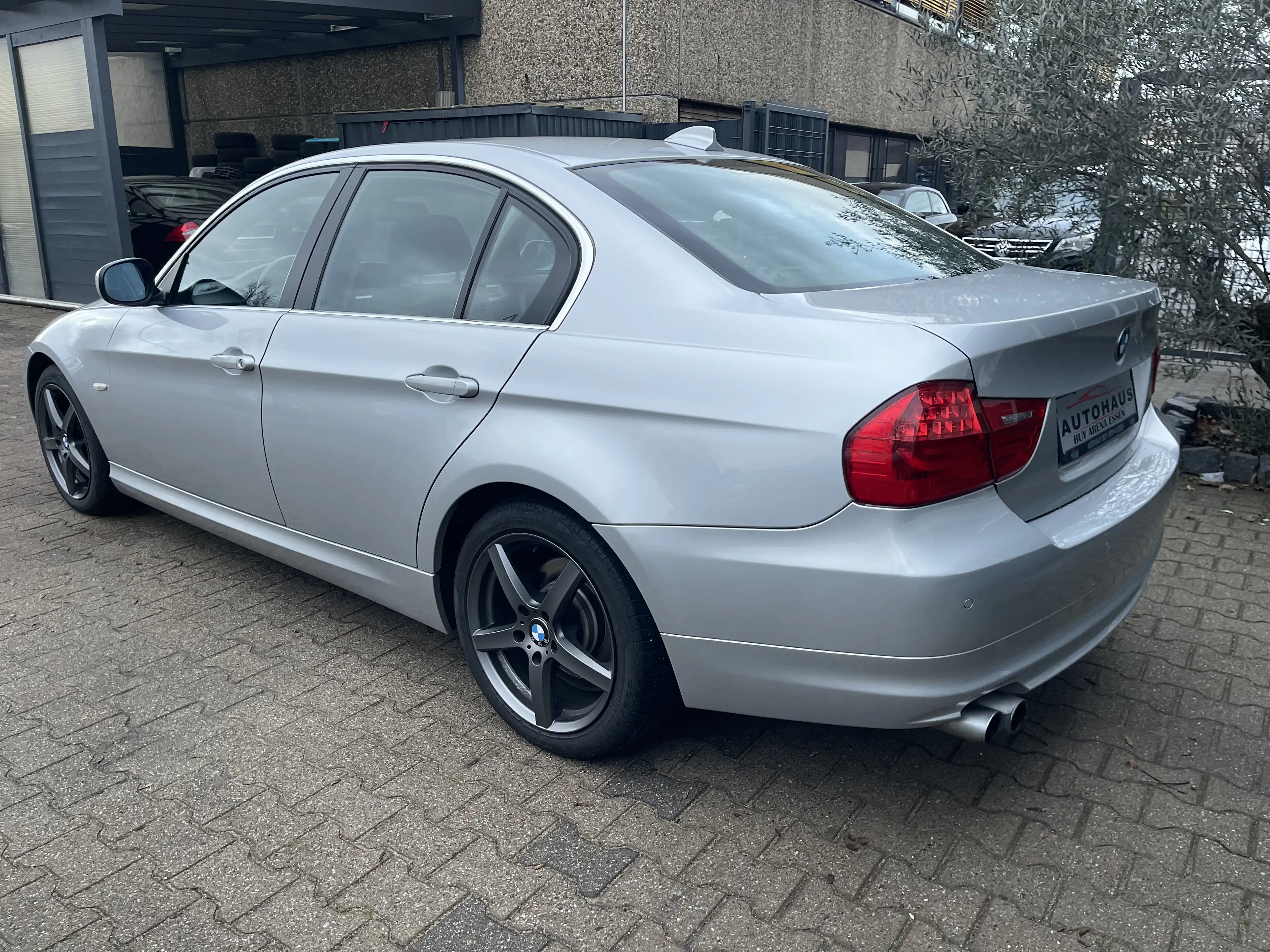 BMW 325 i xDrive Limousine 1.Hand Voll S-Heft Facelift Top — photo 9