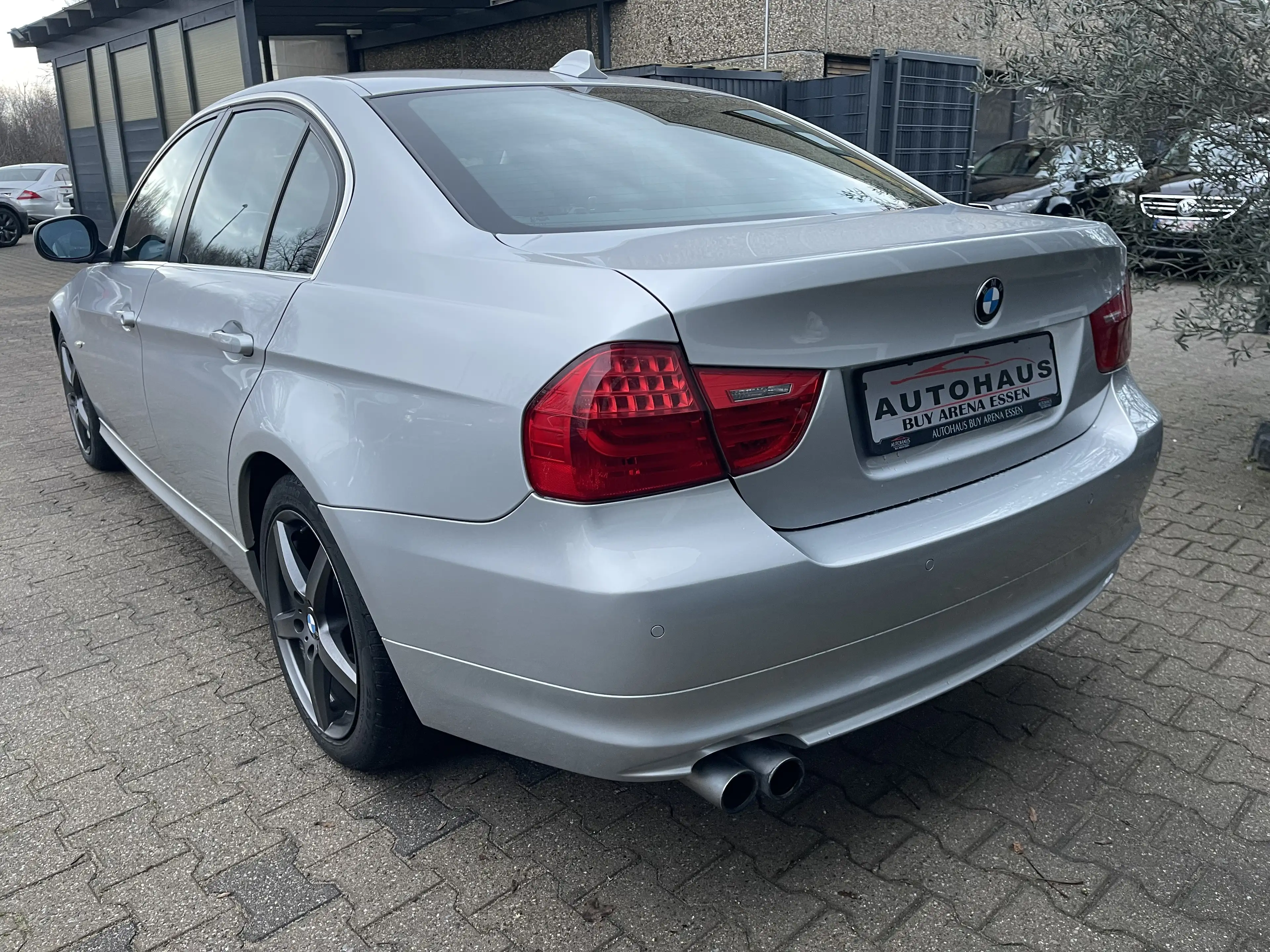 BMW 325 i xDrive Limousine 1.Hand Voll S-Heft Facelift Top — photo 3