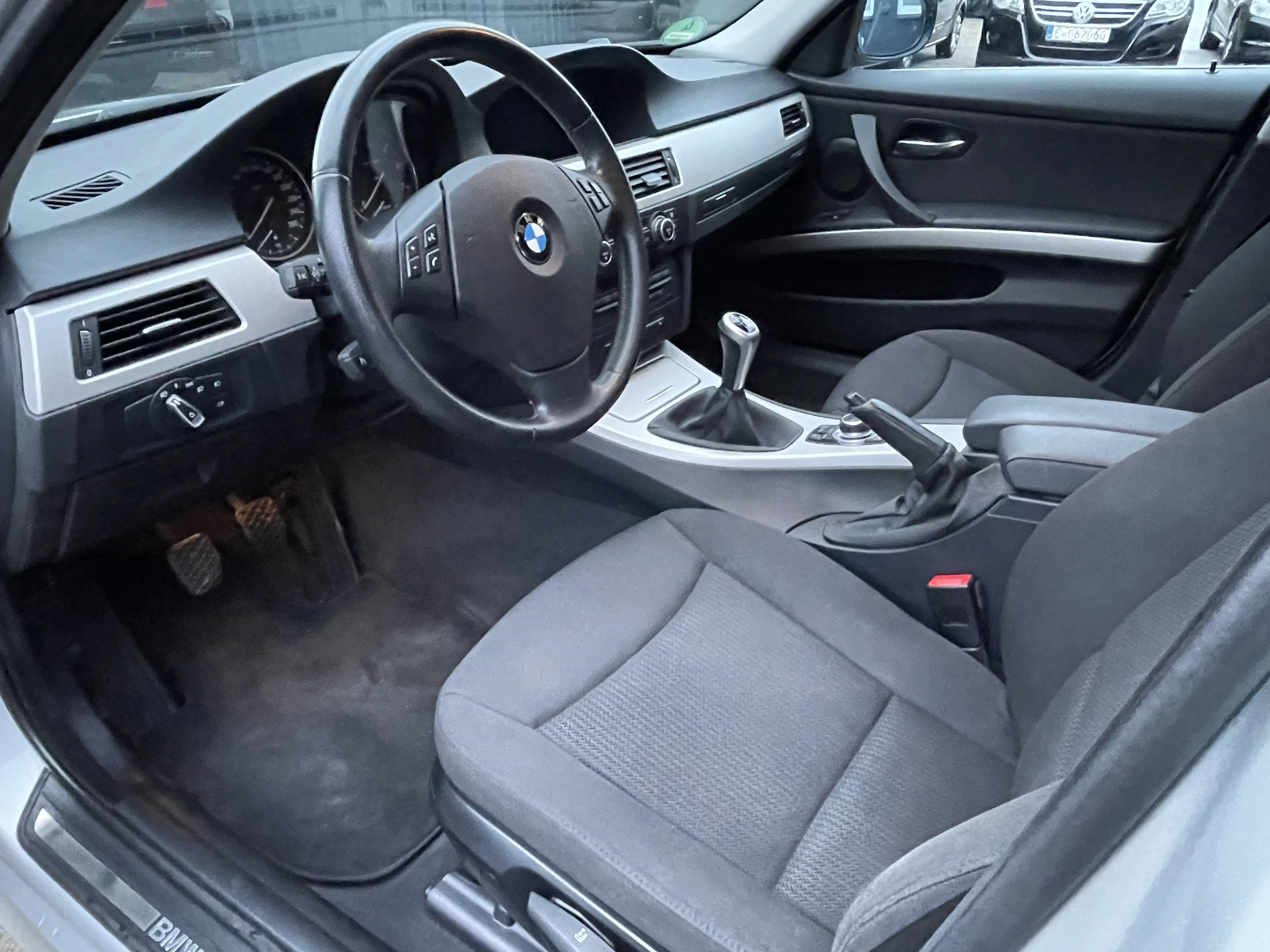 BMW 325 i xDrive Limousine 1.Hand Voll S-Heft Facelift Top — photo 4