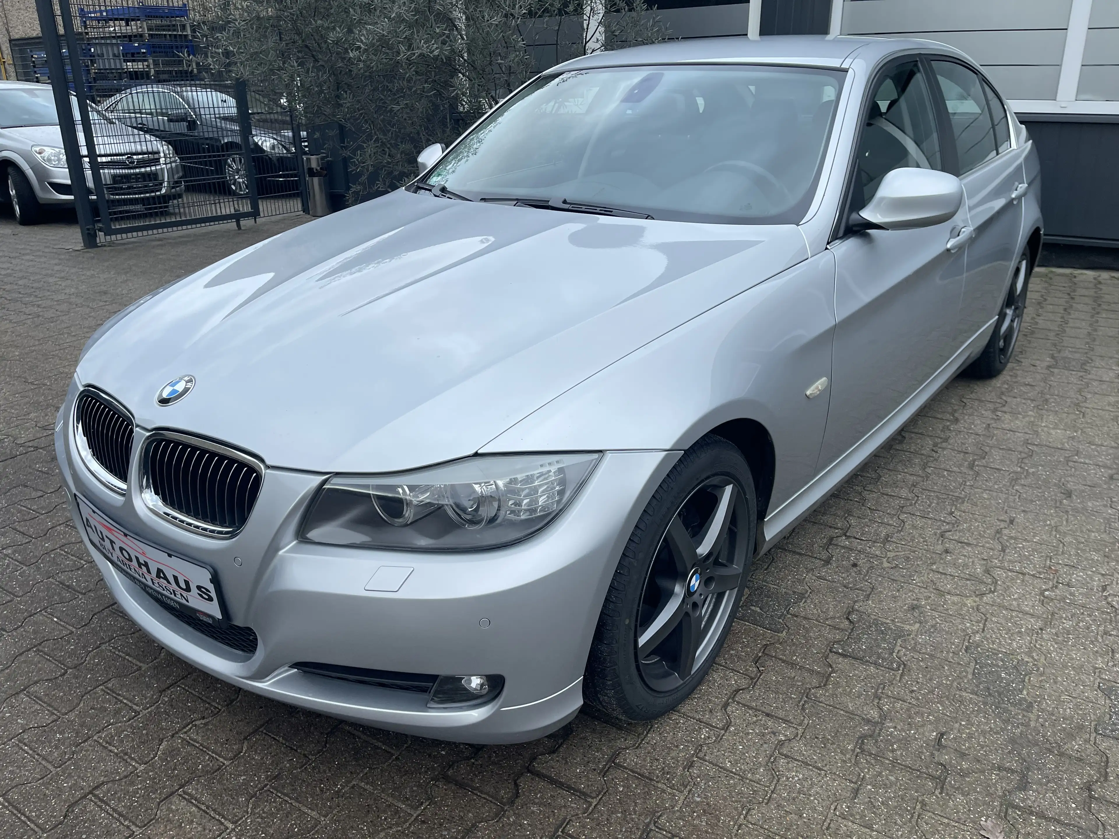 BMW 325 i xDrive Limousine 1.Hand Voll S-Heft Facelift Top — photo 6