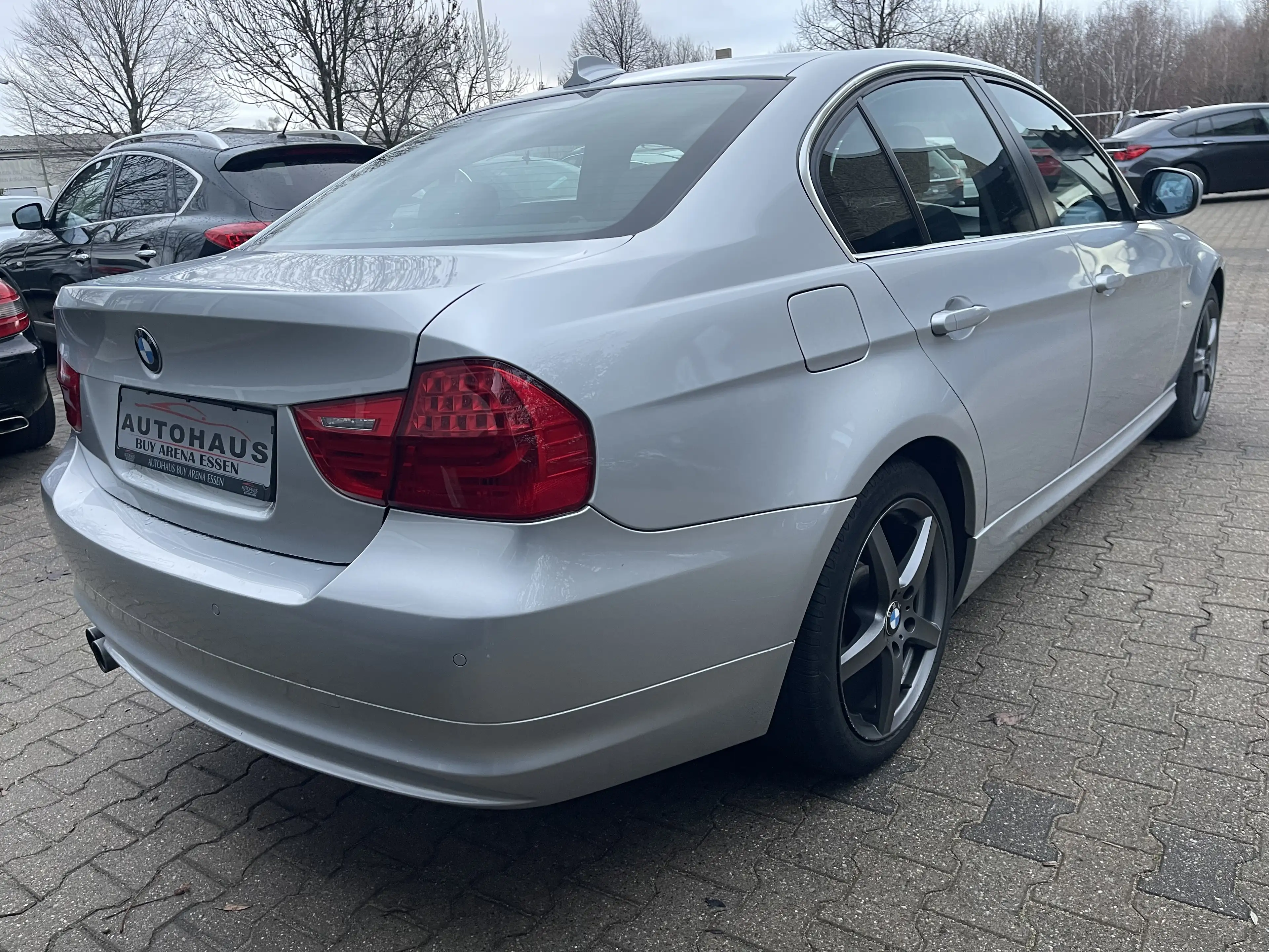 BMW 325 i xDrive Limousine 1.Hand Voll S-Heft Facelift Top — photo 12