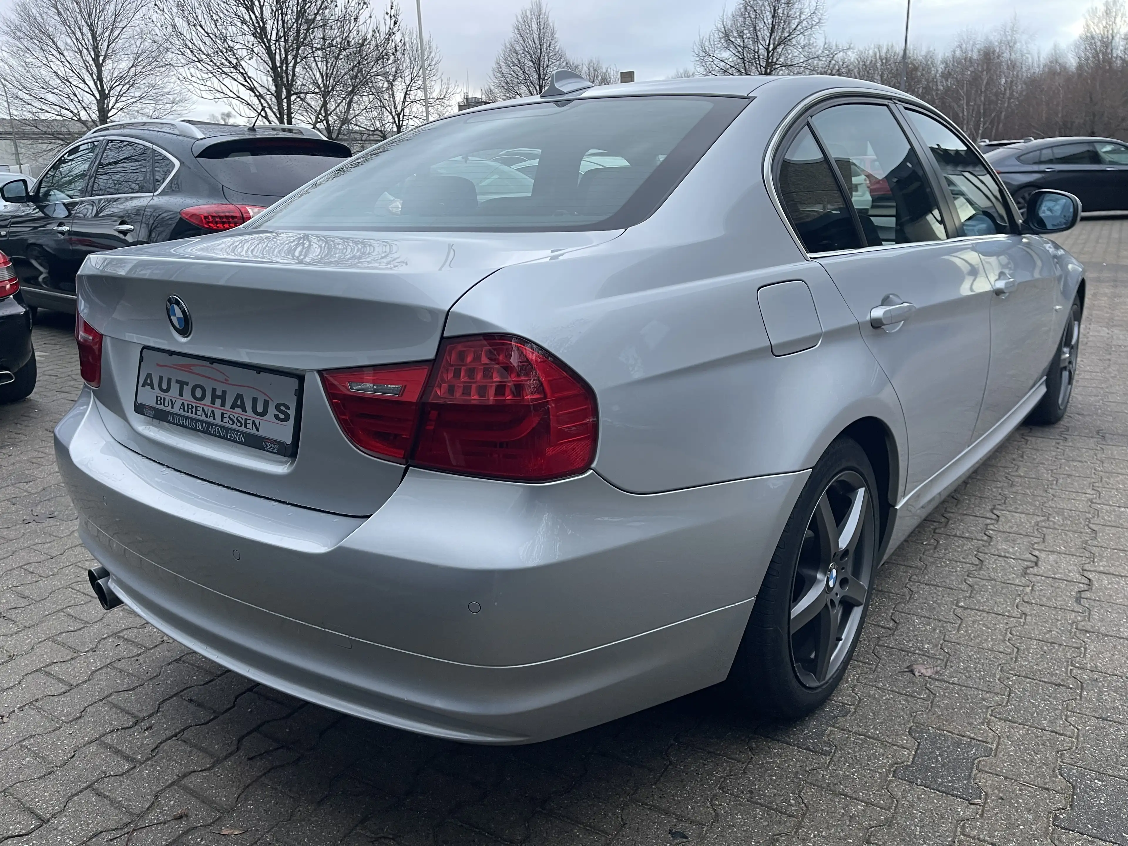BMW 325 i xDrive Limousine 1.Hand Voll S-Heft Facelift Top — photo 10