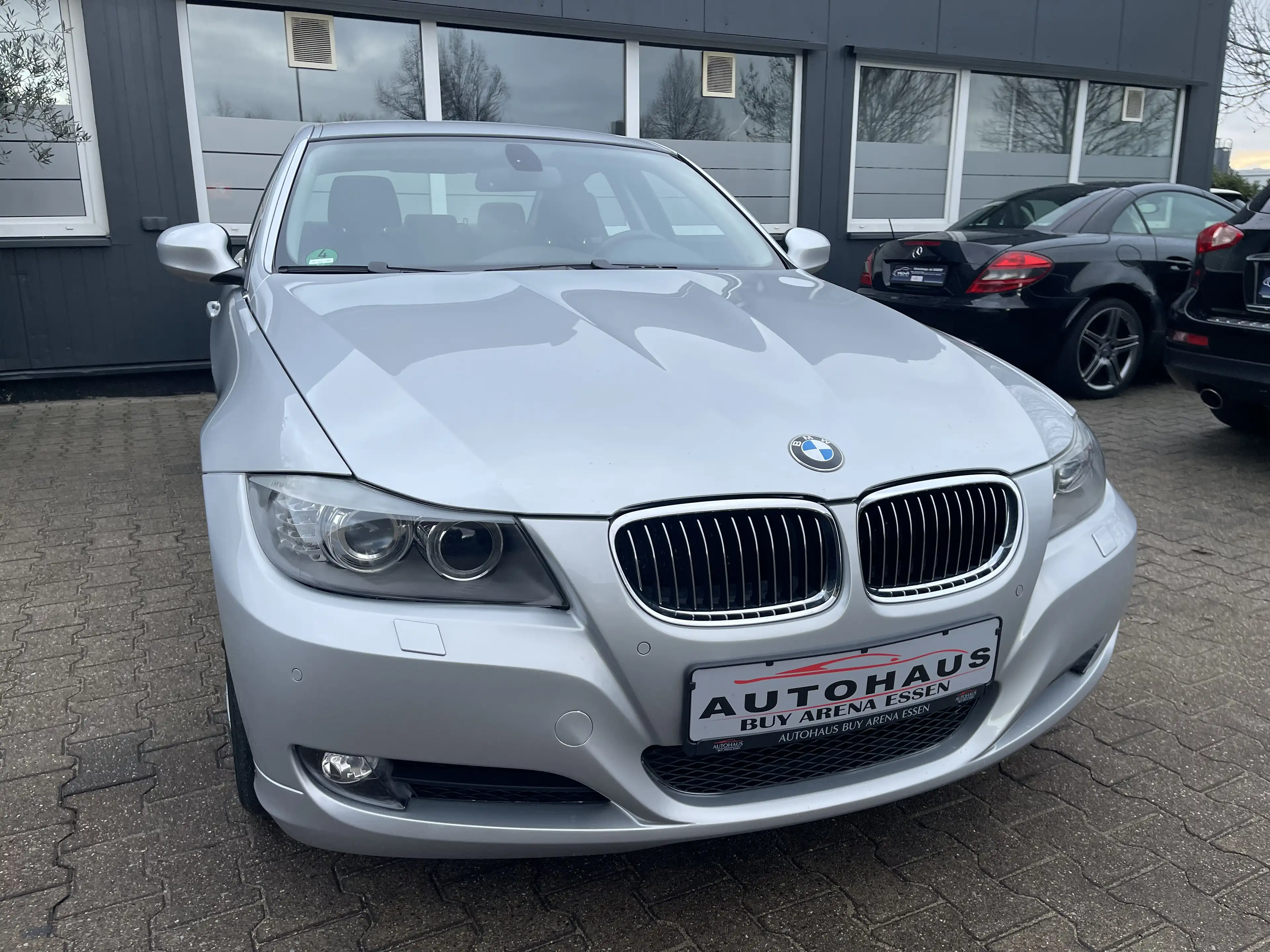 BMW 325 i xDrive Limousine 1.Hand Voll S-Heft Facelift Top