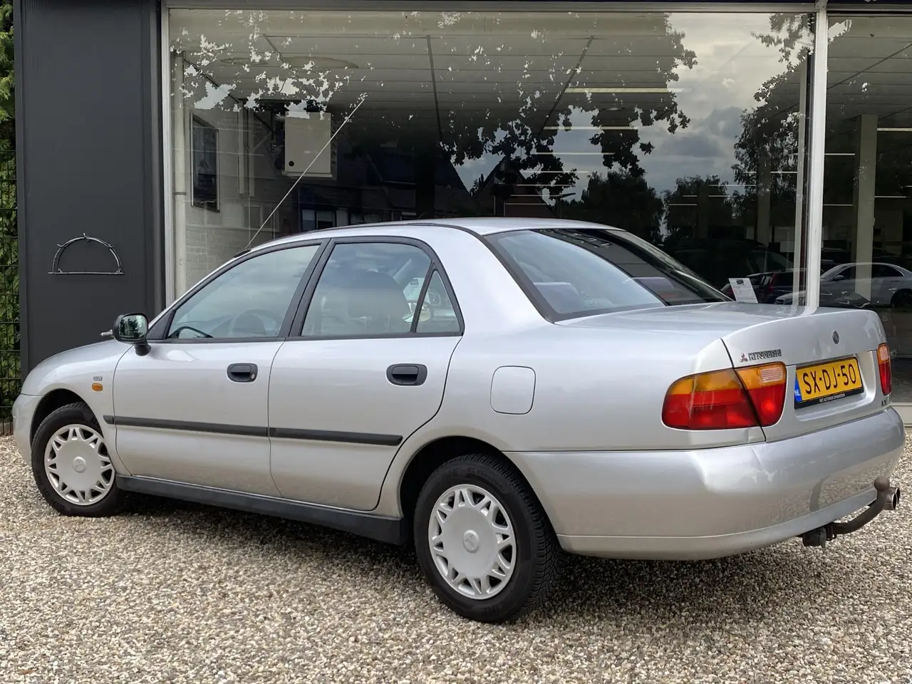 Mitsubishi Carisma 1.8 GDI LX | Automaat | All-Season Banden | Airco, foto 6