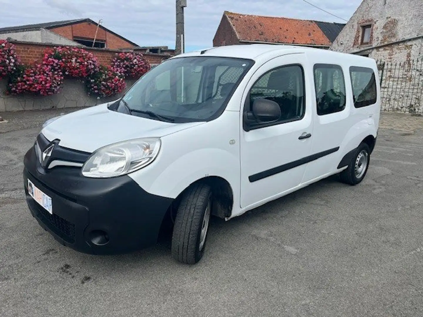 Renault Kangoo Maxi + attache remorque 1.5 dCi eur6 utilitaire Weiß - 2
