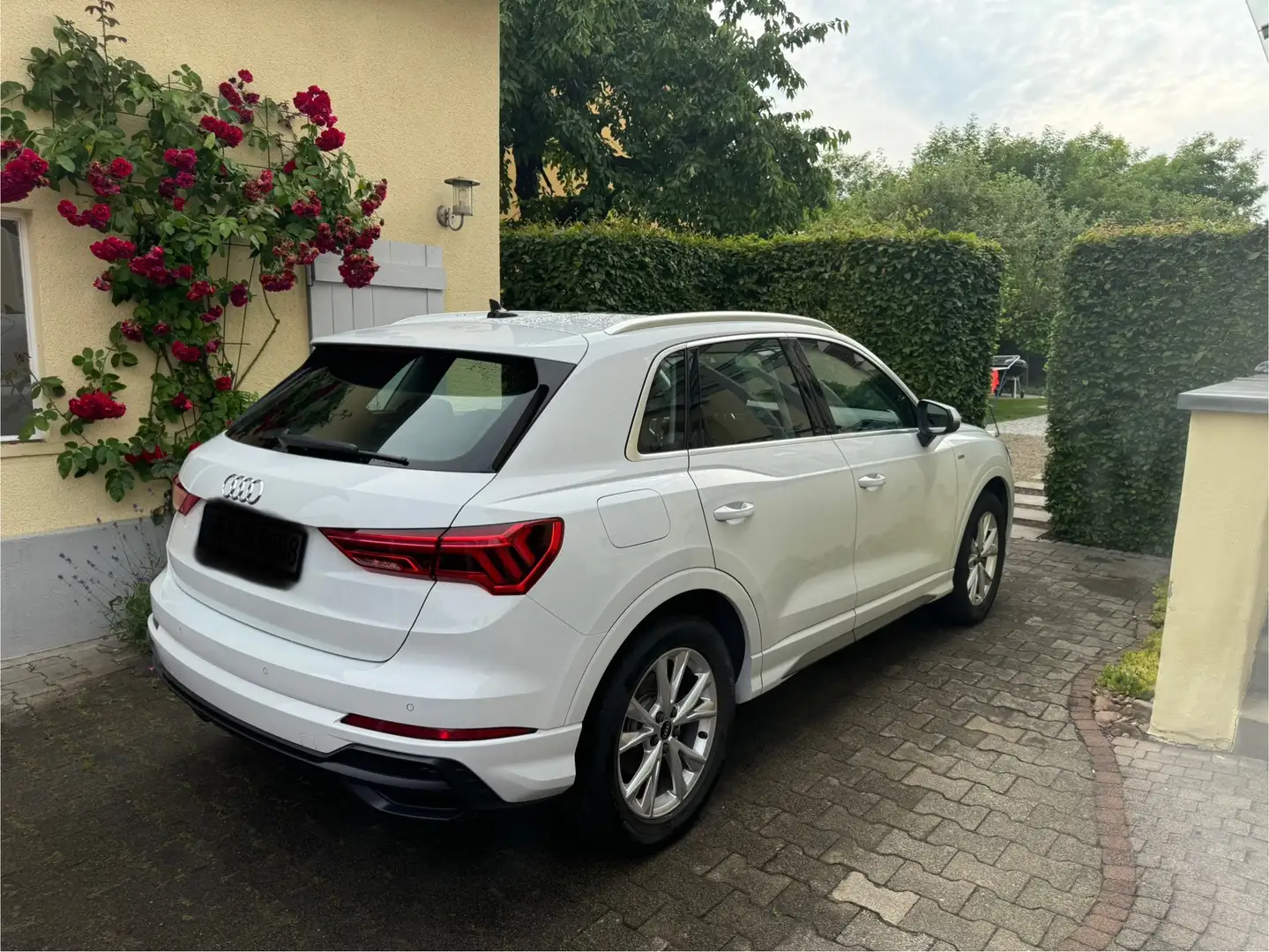 Audi Q3 35 TDI S line Weiß - 2