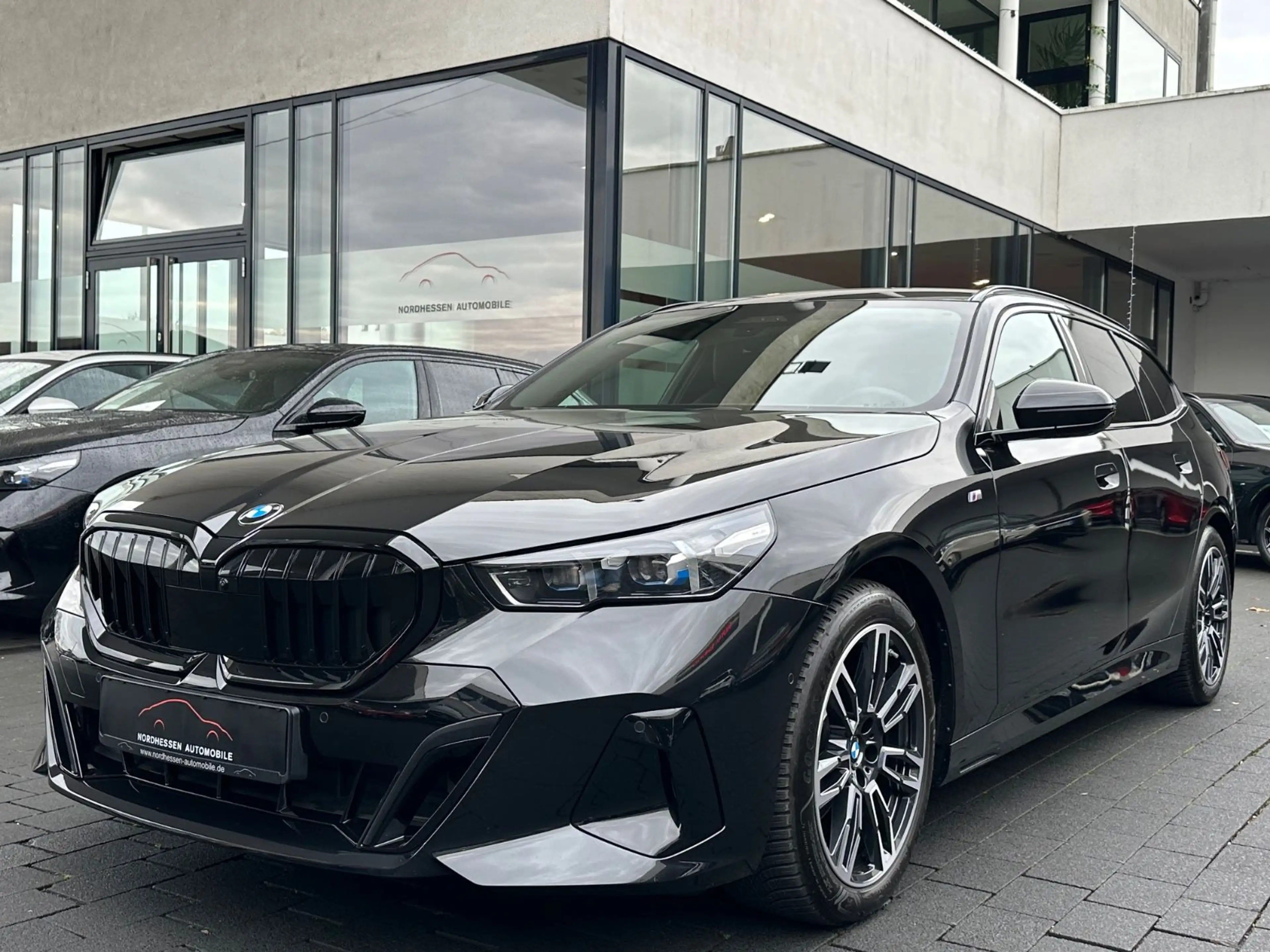 BMW 520 i Touring M Sport | Iconic Glow | Panorama