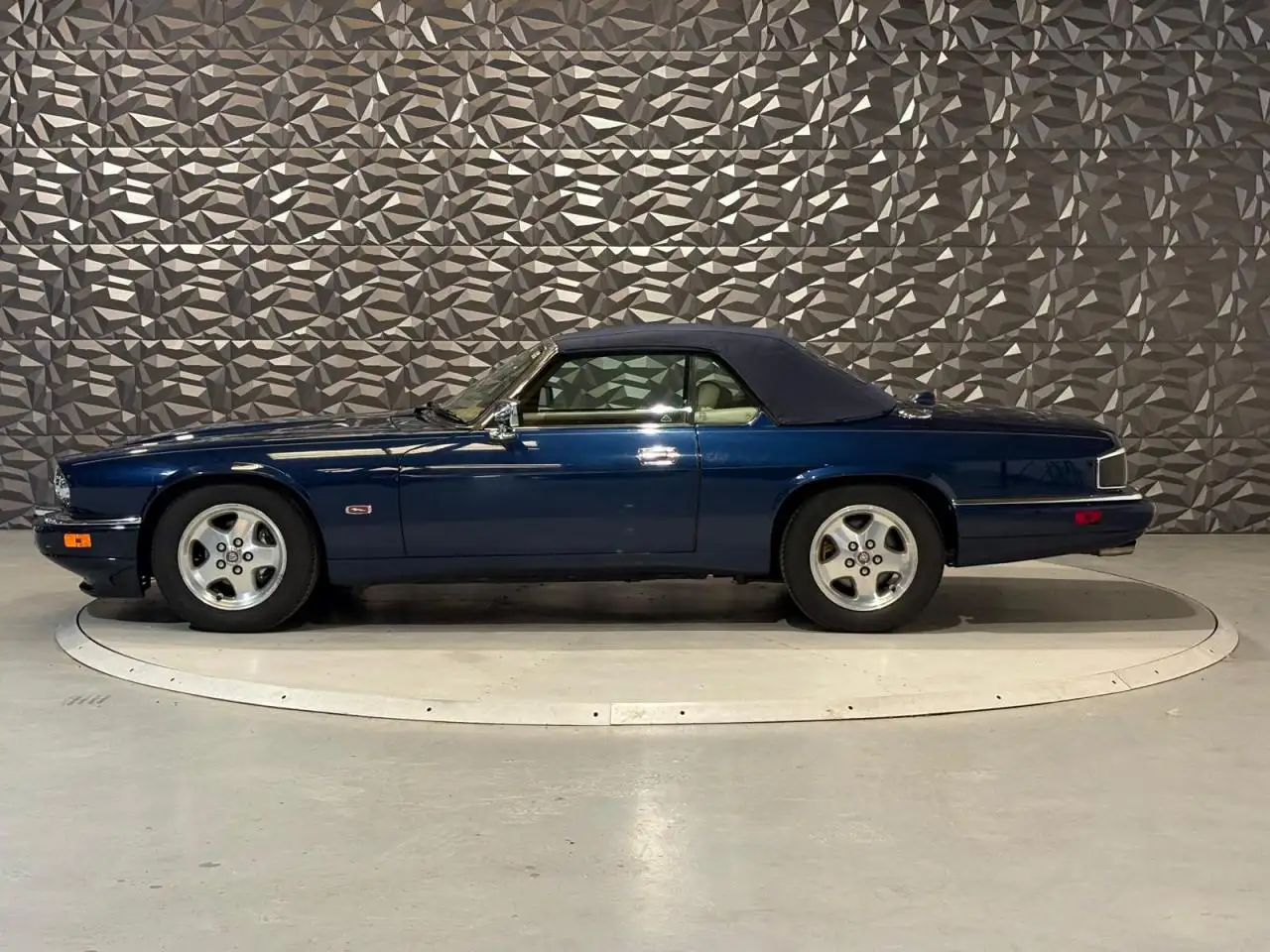 Jaguar XJS Cabriolet 4.0i - BVA CABRIOLET . PHASE 2, foto 2