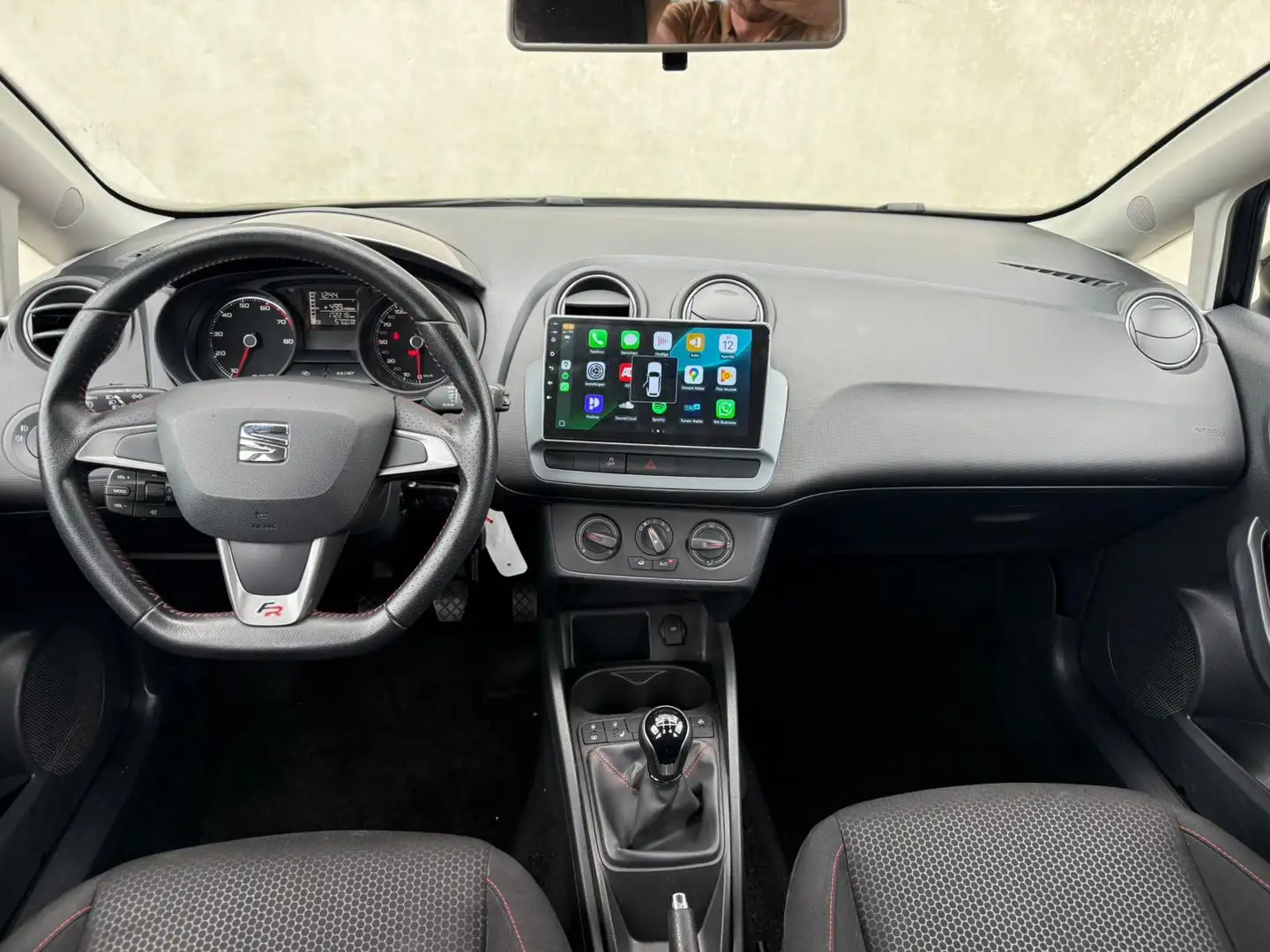 SEAT Ibiza ST 1.2 TSI FR, Carplay, 17inch, APK Zwart - 2