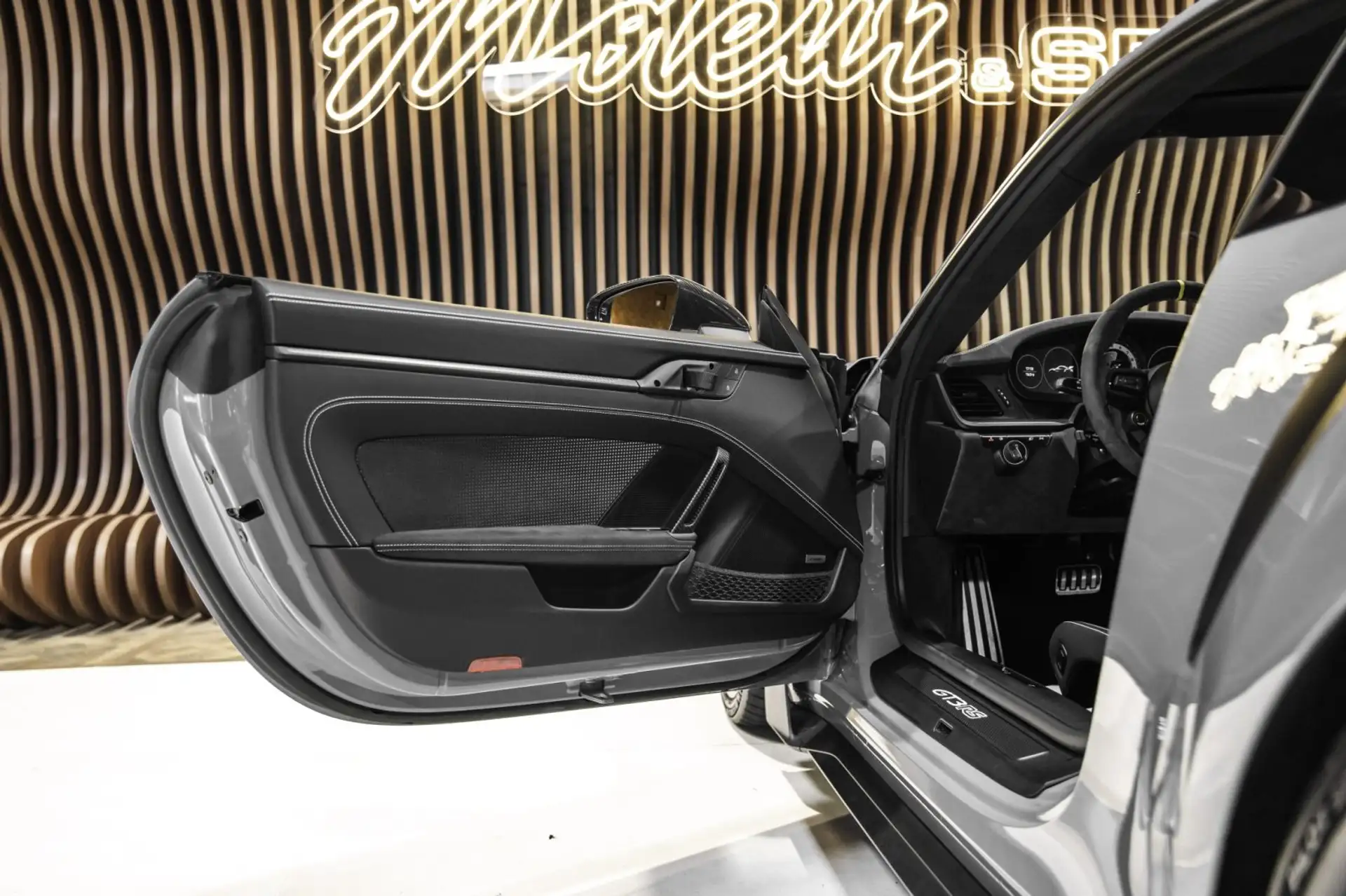 포르쉐 911 GT3 RS 2018 화이트 사진 7