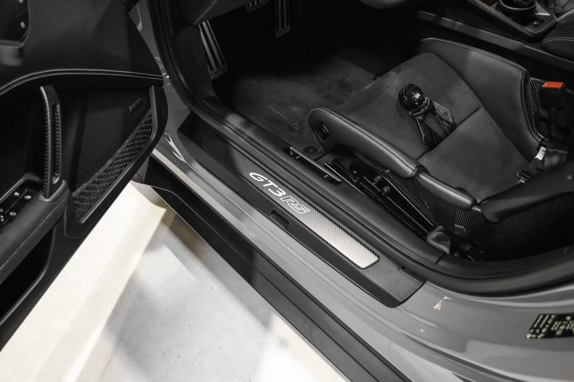 포르쉐 911 GT3 RS 2018 화이트 사진 8