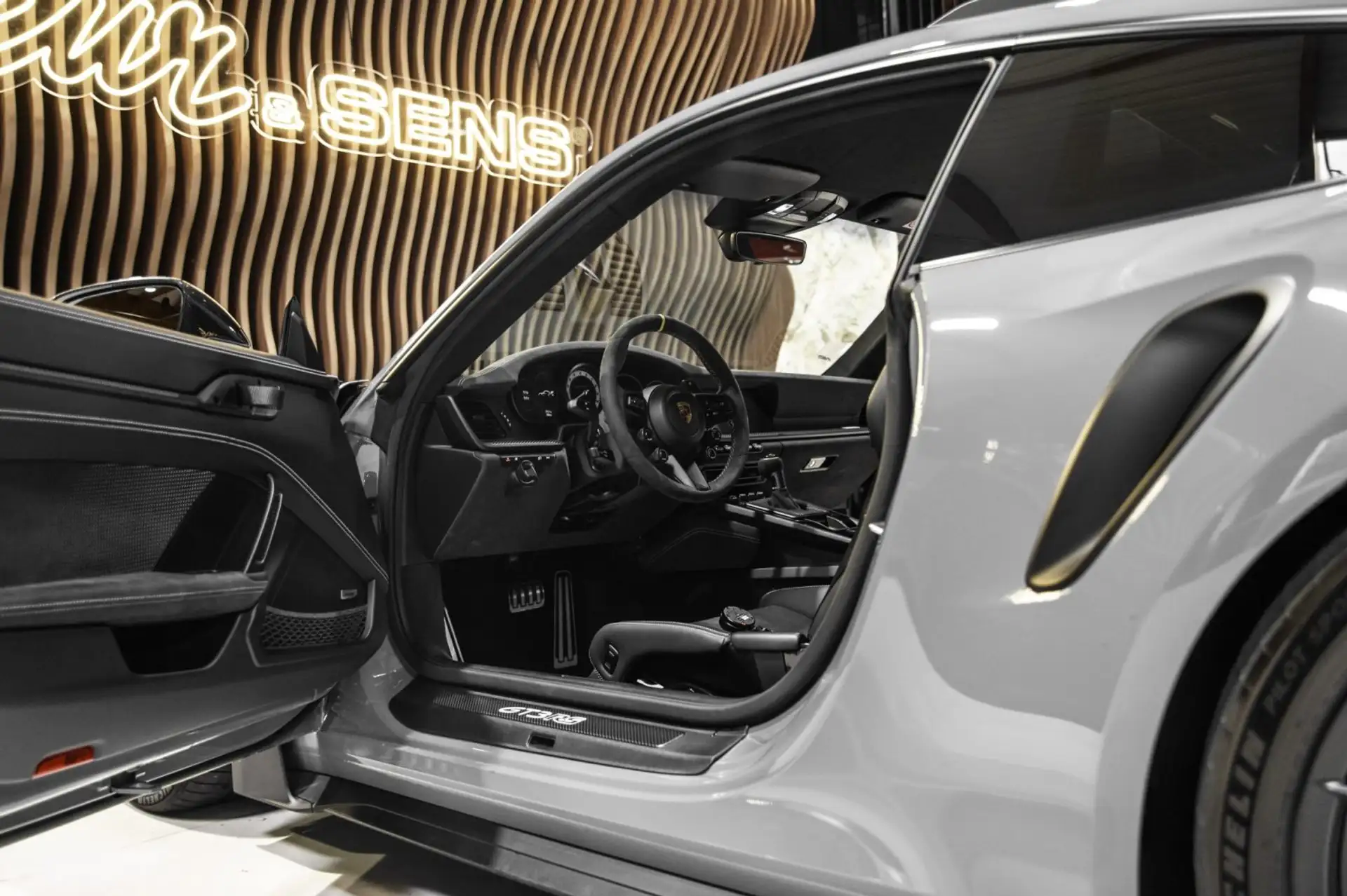 포르쉐 911 GT3 RS 2018 화이트 사진 6
