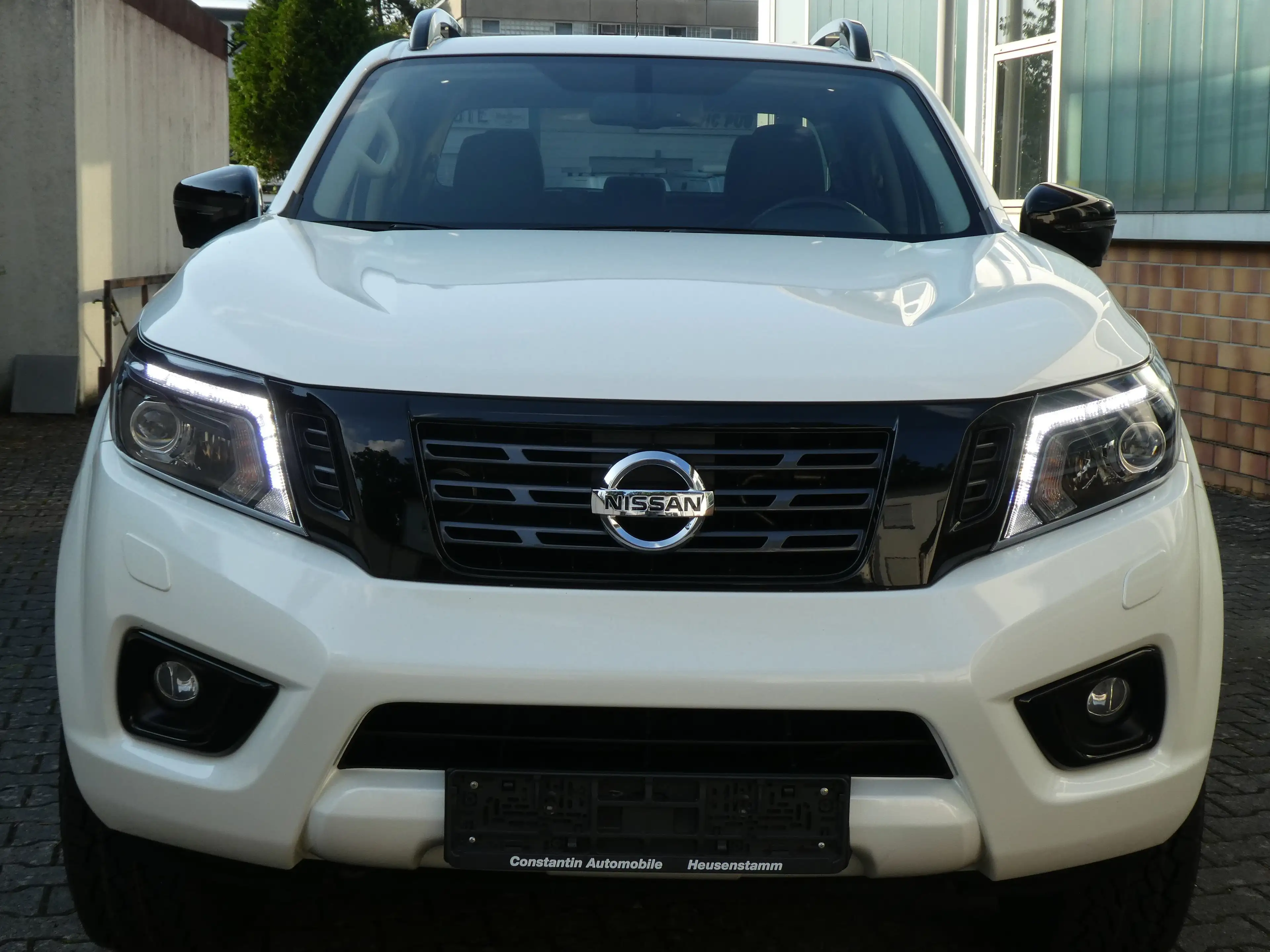 Nissan Navara NP300 N-Guard Doppelkabine 4x4 — photo 9