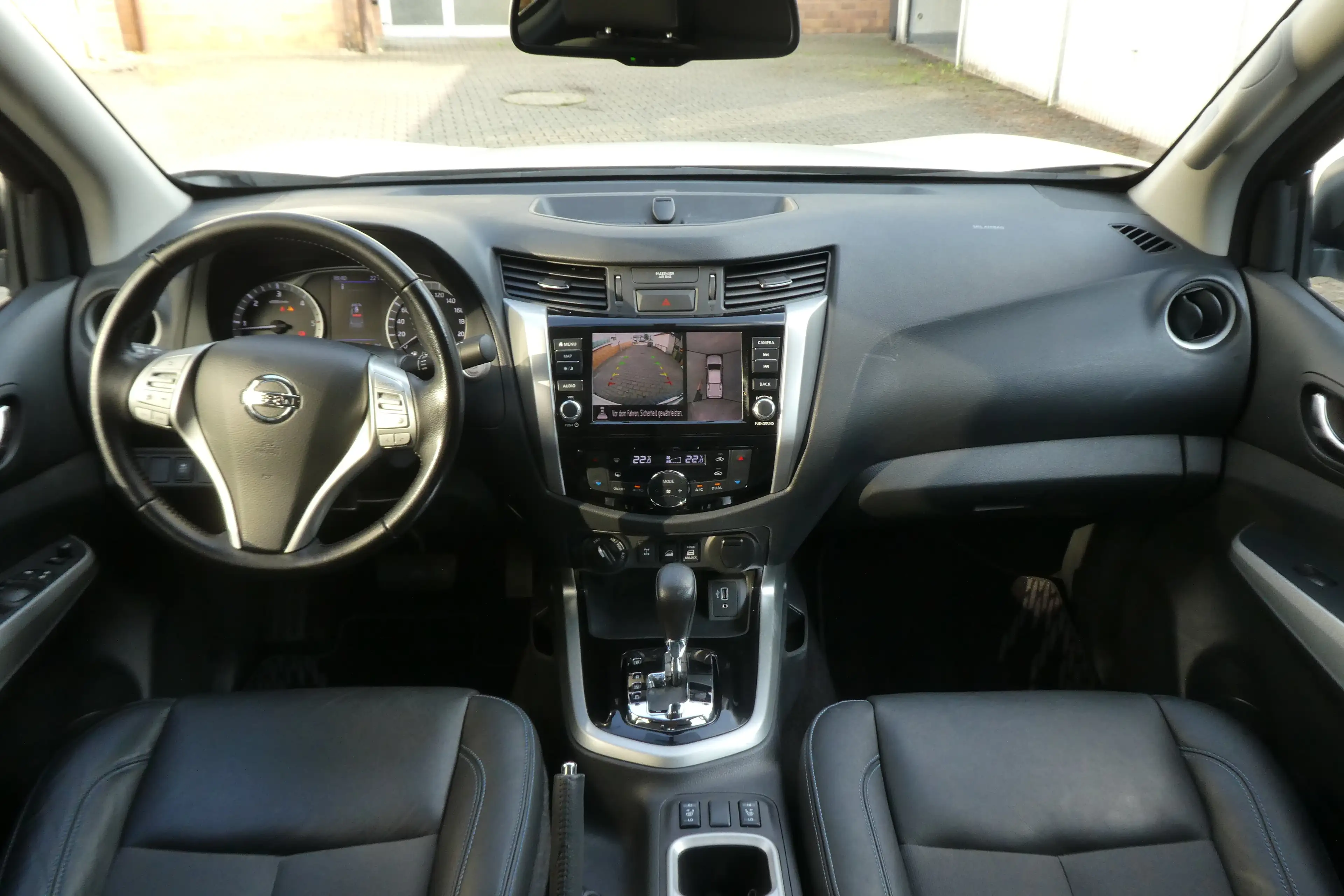 Nissan Navara NP300 N-Guard Doppelkabine 4x4 — photo 15