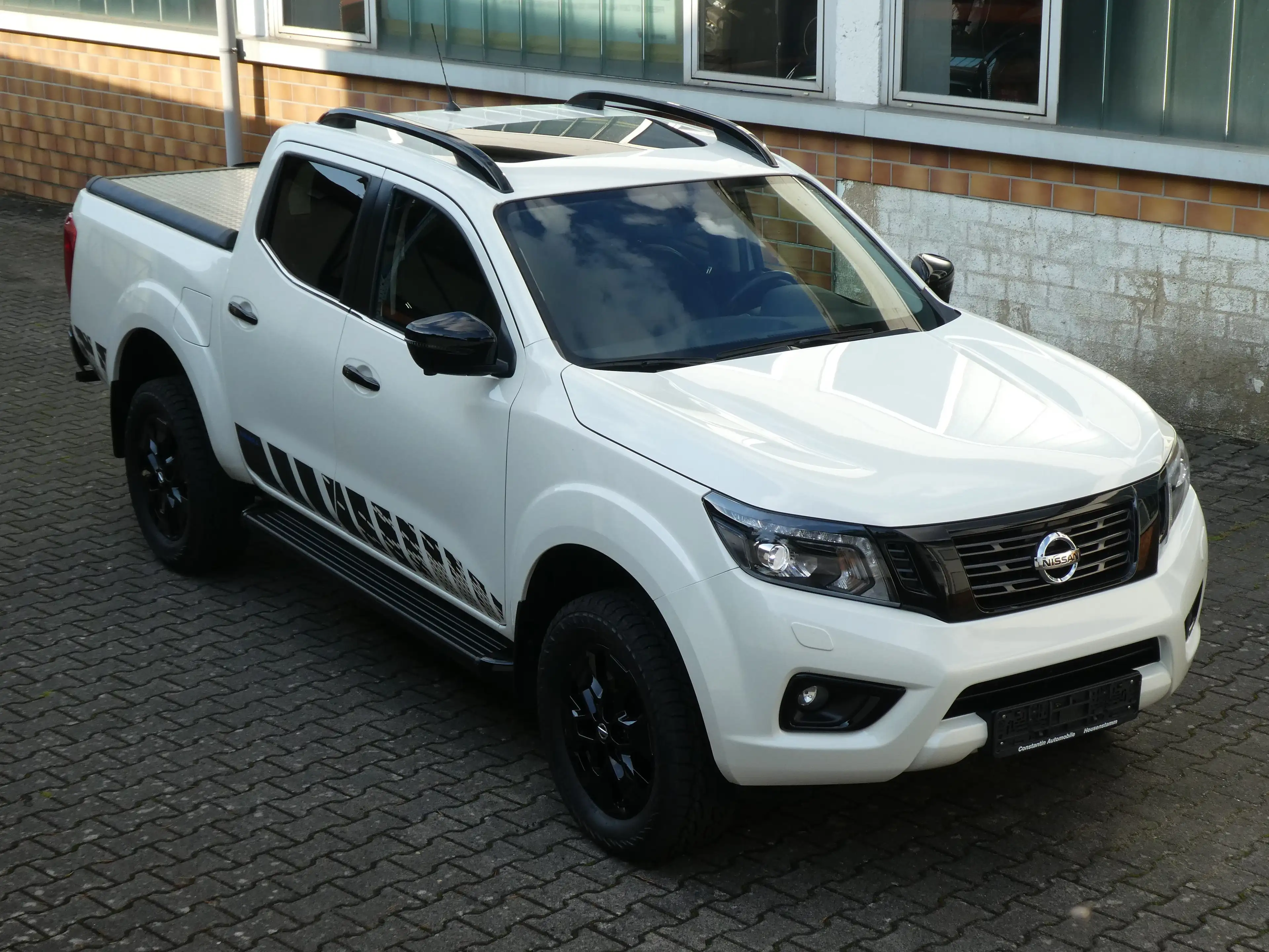 Nissan Navara NP300 N-Guard Doppelkabine 4x4 — photo 8