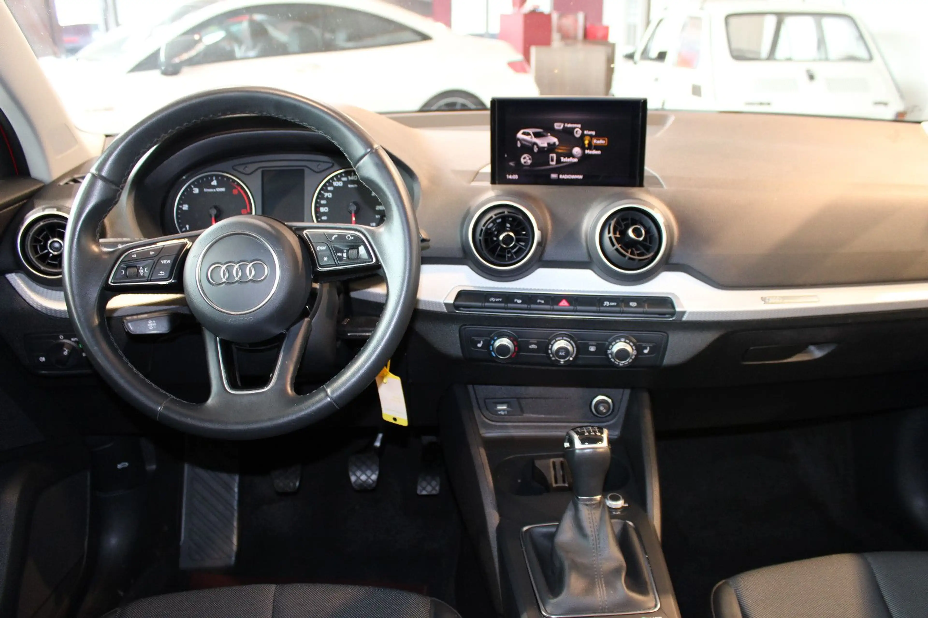 Audi Q2 30 TDI S line Kamera PDC SHZ — photo 15