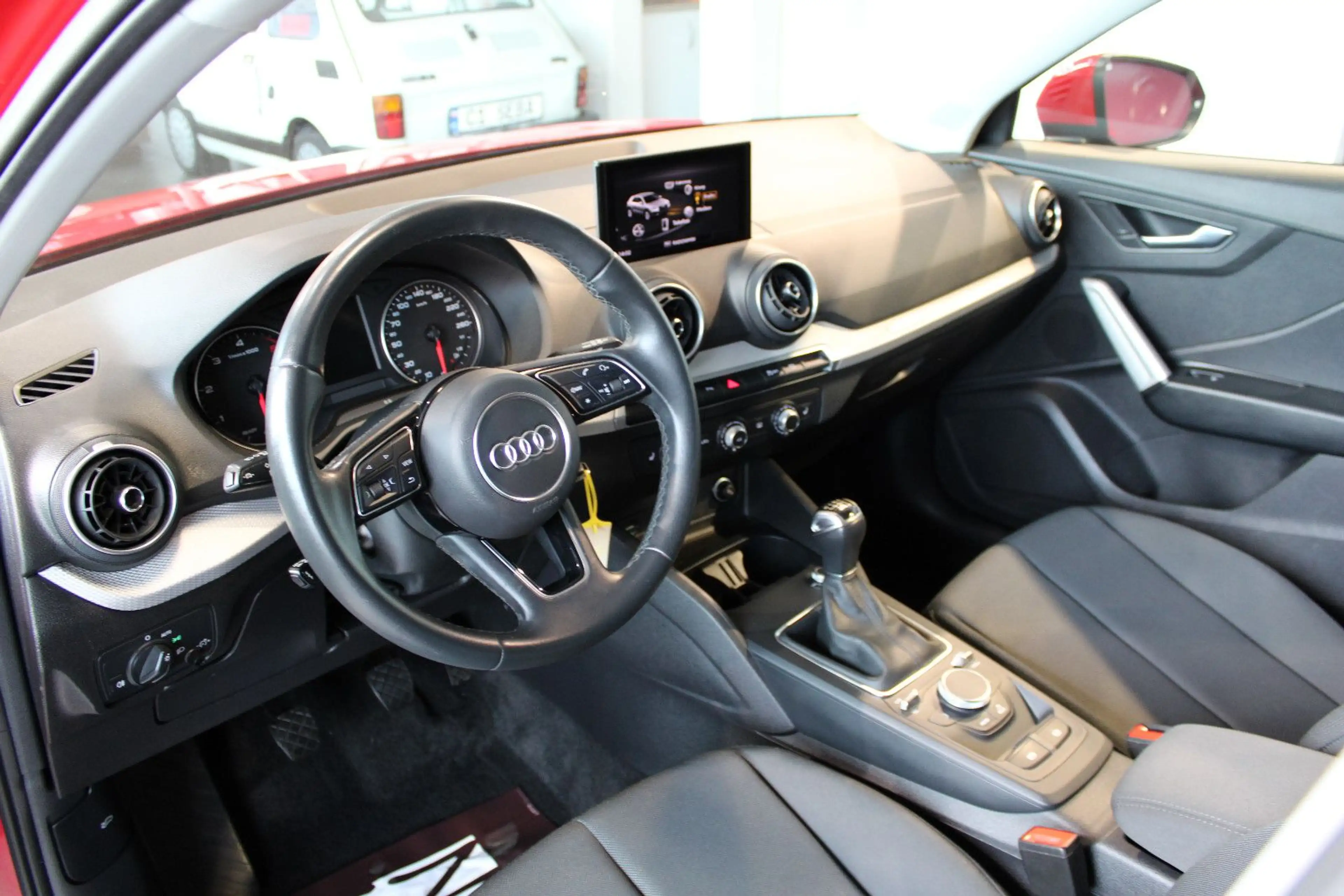 Audi Q2 30 TDI S line Kamera PDC SHZ — photo 13