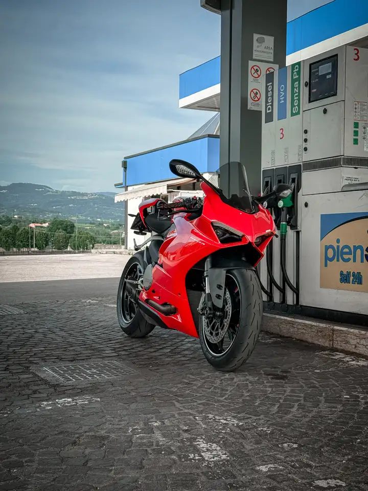 Ducati Panigale V2