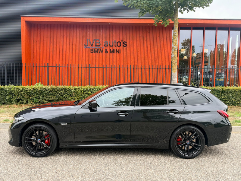 BMW 330 3-serie Touring 330e xDrive, M-Sport PRO, H&K, tre — photo 24