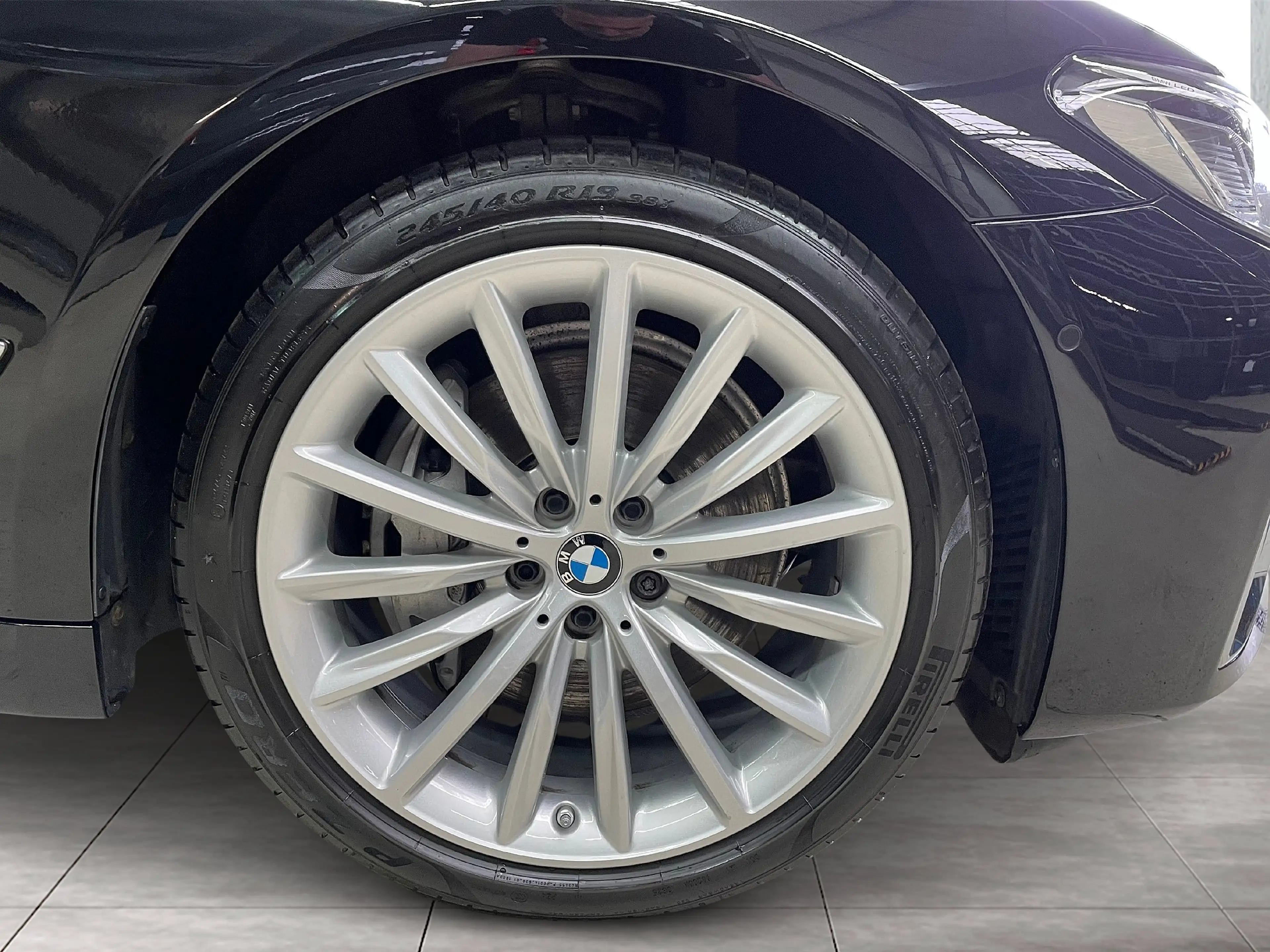BMW 530 d xDrive TOURING LUXURY LINE HIFI AHK ALU 19" — photo 13