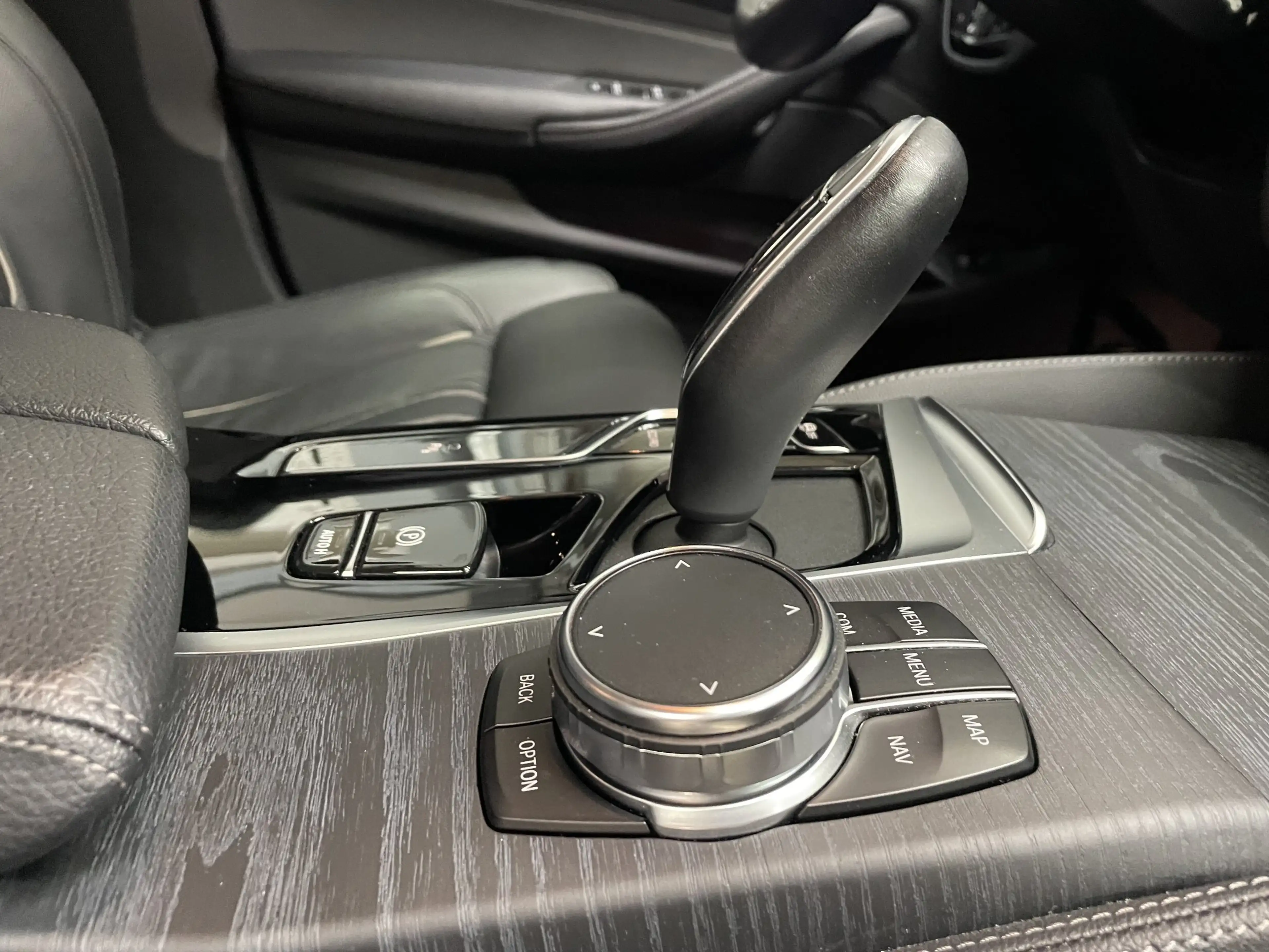 BMW 530 d xDrive TOURING LUXURY LINE HIFI AHK ALU 19" — photo 14