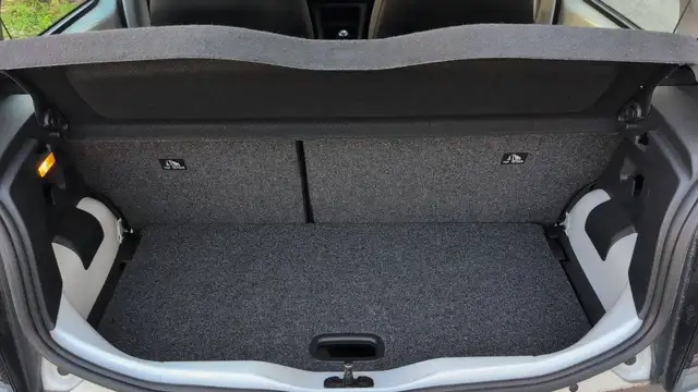 Volkswagen Up! view 14