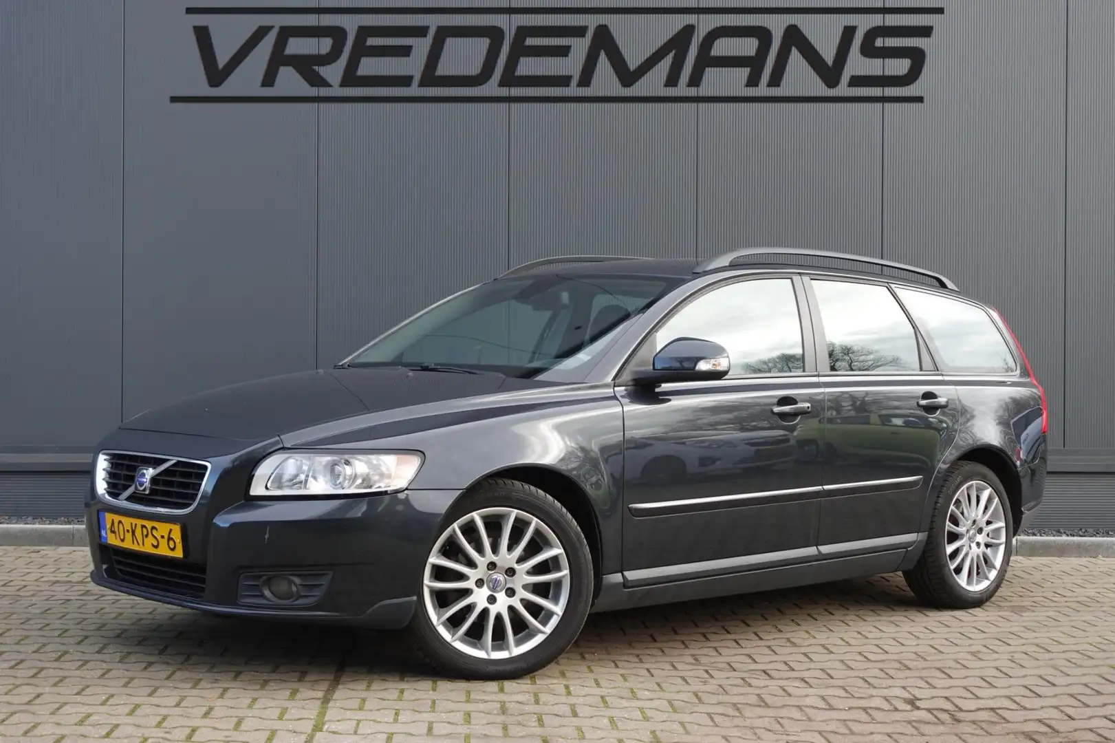 Volvo V50 2.0 Sport NAVI / MEMORY Grau - 1