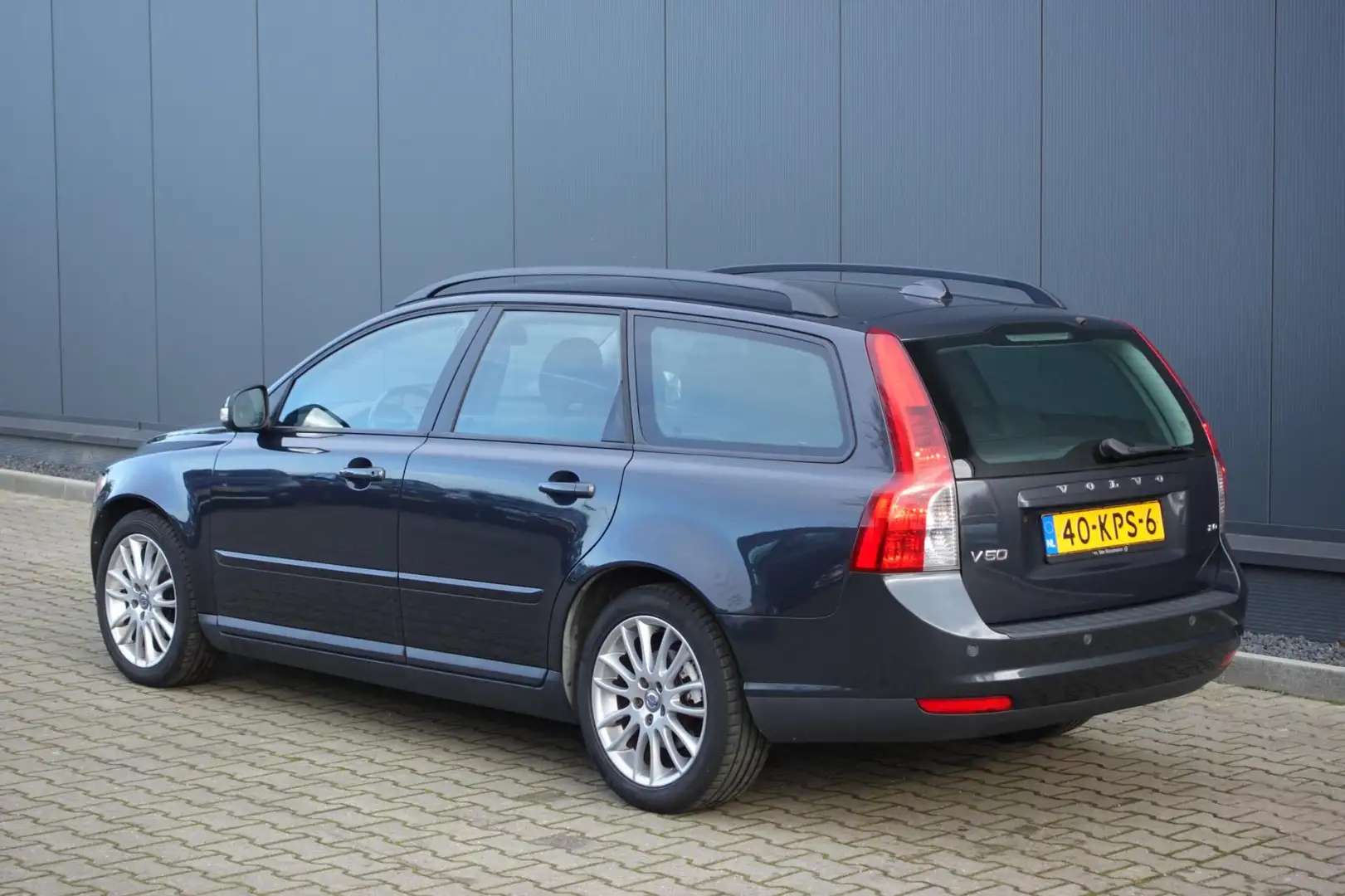 Volvo V50 2.0 Sport NAVI / MEMORY Grau - 2