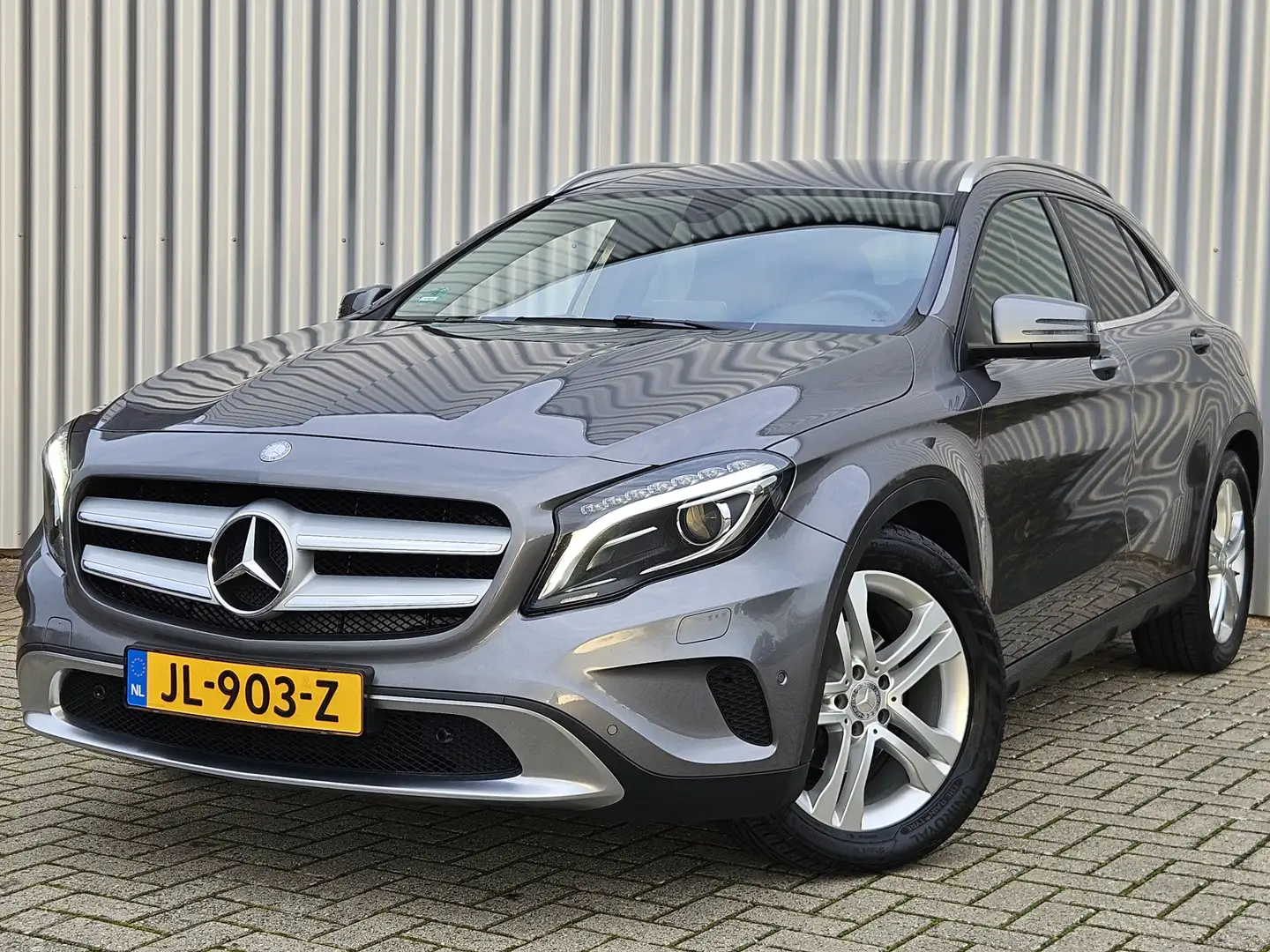 Mercedes-Benz GLA 200 Prestige /Automaat/Stoelverwarming/Xenon! Gris - 1