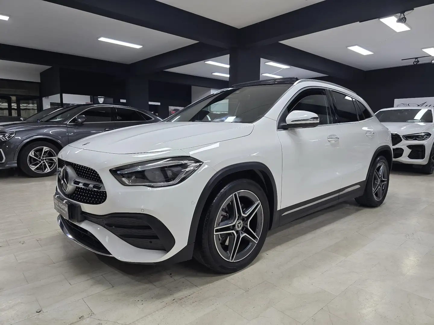 Mercedes-Benz GLA 220 GLA-H247 2020 d Premium 4matic auto (Tetto+luci) Bianco - 1