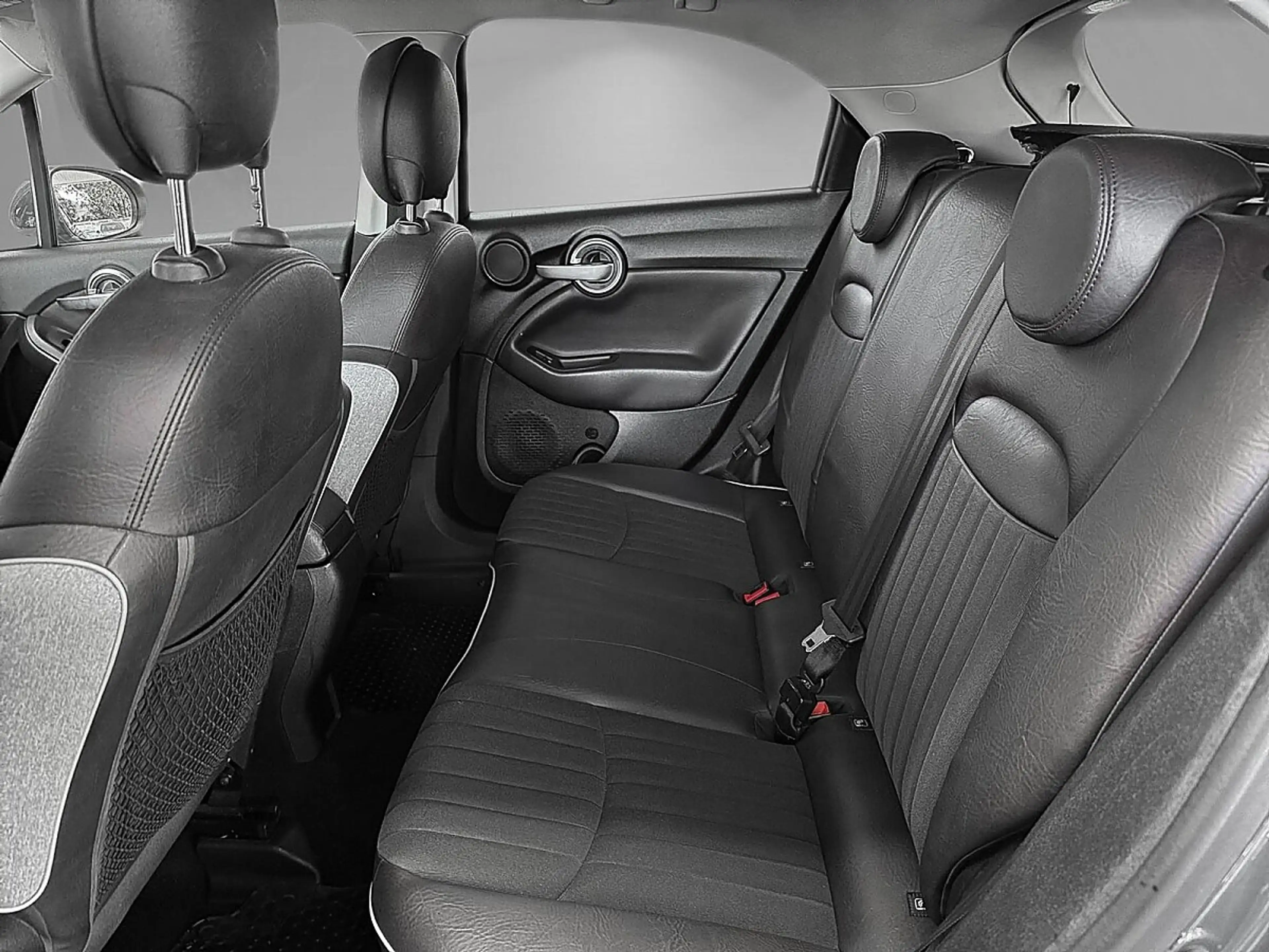 Fiat 500X 1,4 Multi-Air2 Turbo 140 City Look Lounge | PIC... — photo 11